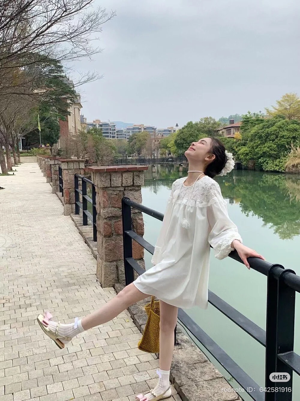 มินิเดรสแขนยาวสุดหรู ใส่ออกงานได้เลยนะคะ คอและปลายแขนแต่งลูกไม้ ผ้าsilkหนาไม่ต้องกลัวบาง