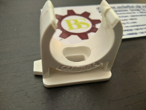 แคล้มก้ามปู ท่อขาว UPVC 50ชิ้น / กล่อง