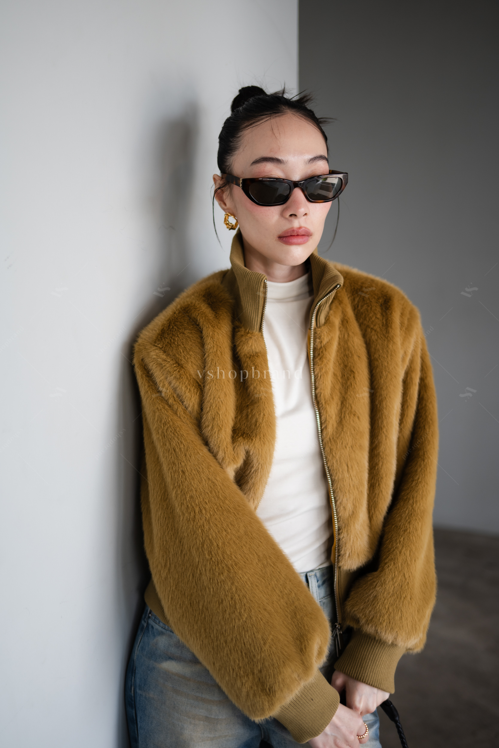 เสื้อคลุมขนเฟอร์ซิปหน้า