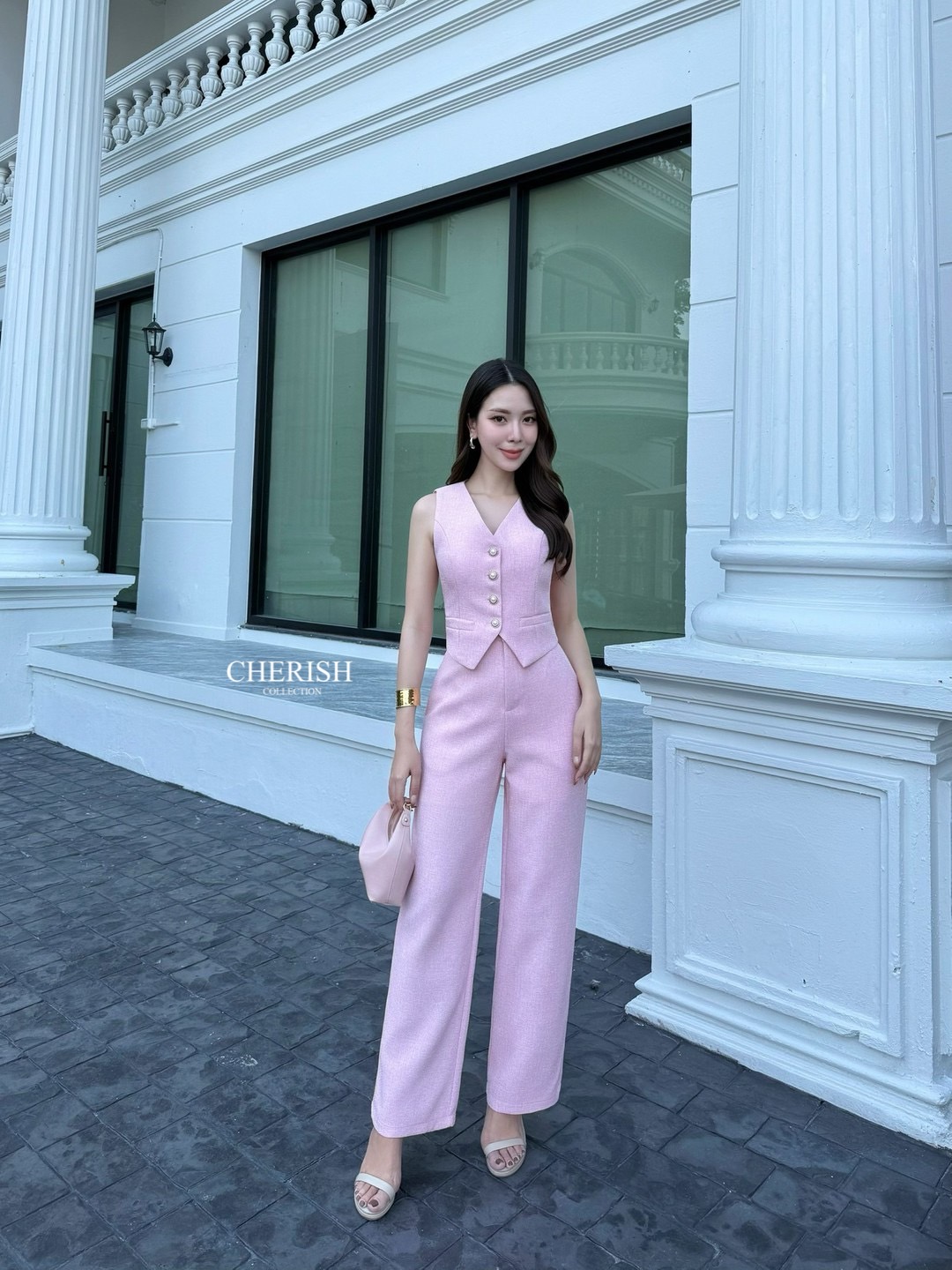 Set ผ้าทวิตเนื้อนุ่ม เกรดพรีเมียม ตัวเสื้อครอบพอดีเอว แต่งกระดุมหรู แมทกางเกงเอวสูงใส่แล้วดูสูงเพรียว กระเป๋า 2 ข้างใช้งานได้จริง สวยคุ้มค่า ต้องมีครบสีนะคะ