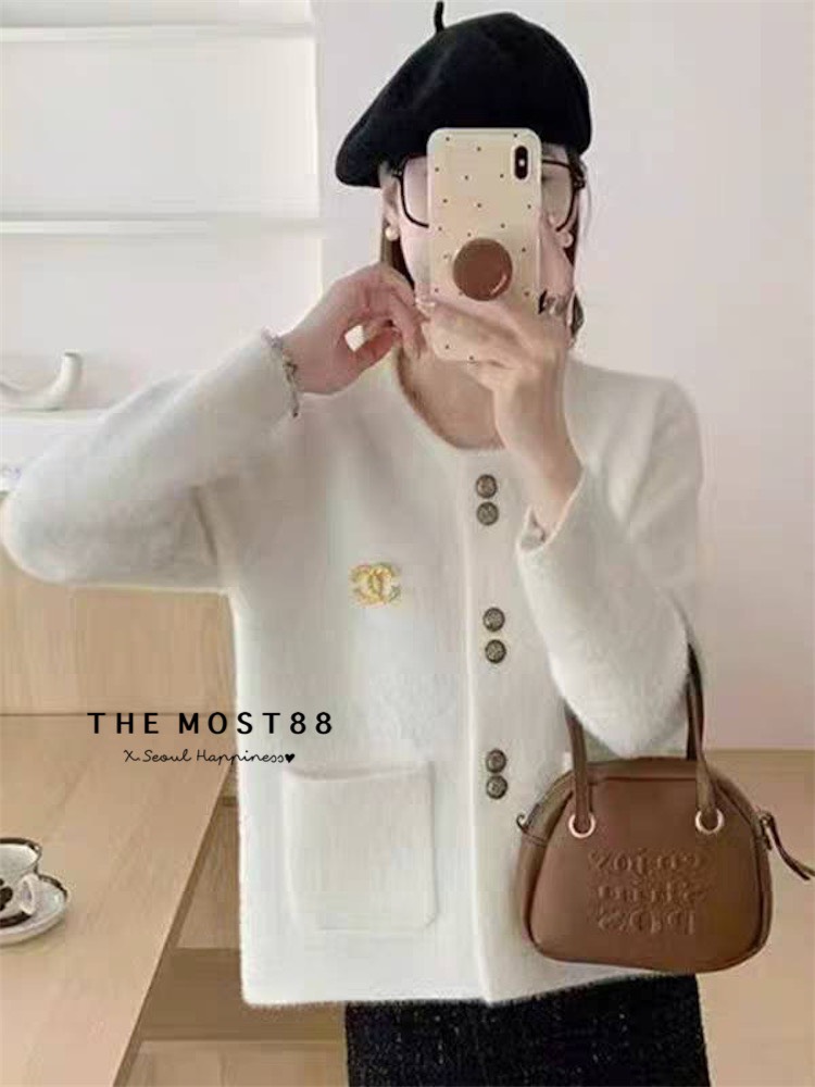 เสื้อผ้าขนผสม ทรงคาร์ดิแกน มีกระดุมหน้าหรูหราสุดๆ กระเป๋าล้วงได้ แถมเข็มกลัด 2 สี