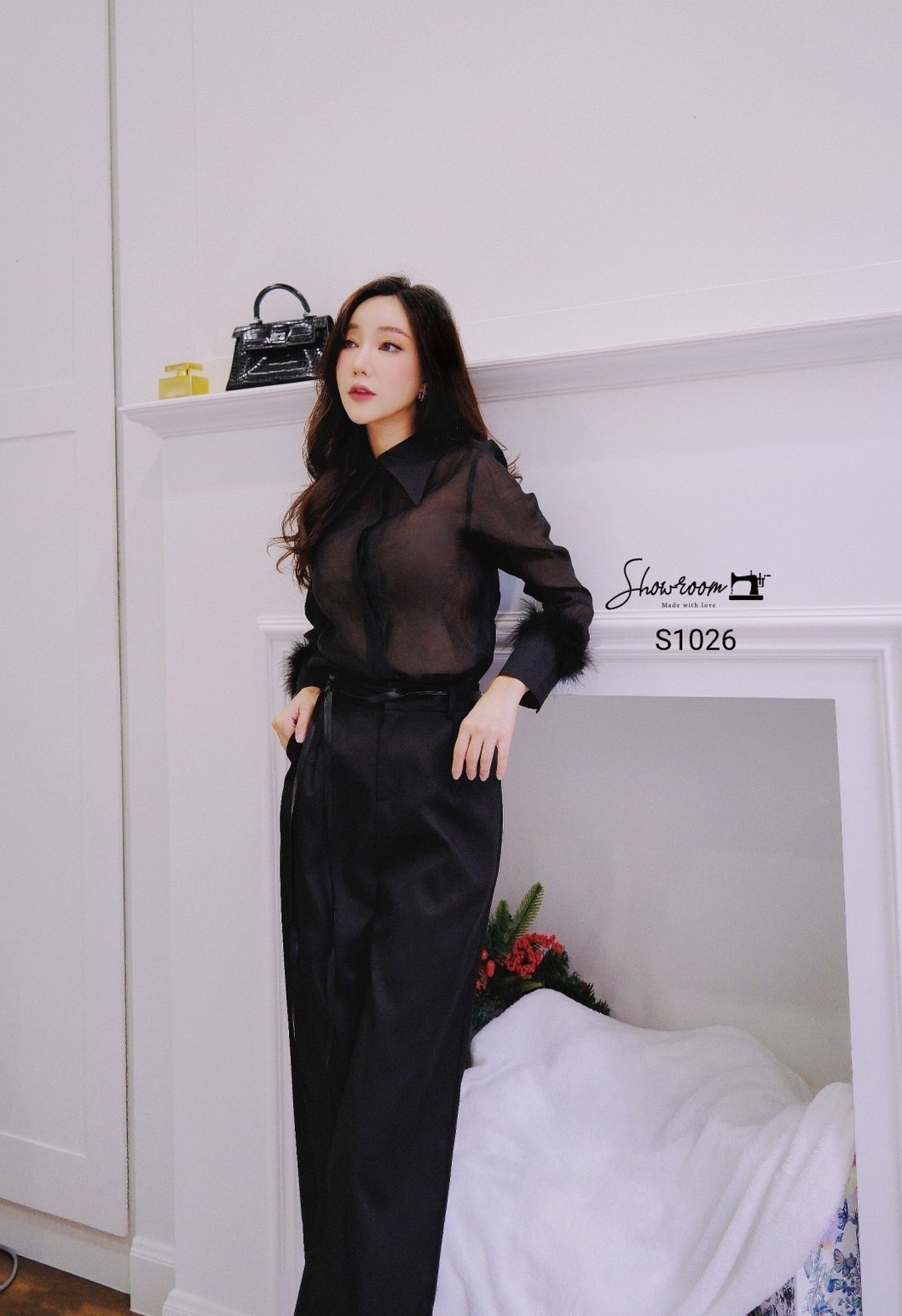 S1026 𝙁𝙚𝙖𝙩𝙝𝙚𝙧 𝙗𝙡𝙖𝙘𝙠 𝙨𝙚𝙩 เต็ม 10 ไม่หัก ไม่ทำให้ผิดหวังค่ะ เรียบๆหรูๆ ดูแพง กับชุดเซ็ทผ้าดีมาก บุซับ อัดกาว เสื้อ+กก+เชือกหนัง ทรงสวย ตั