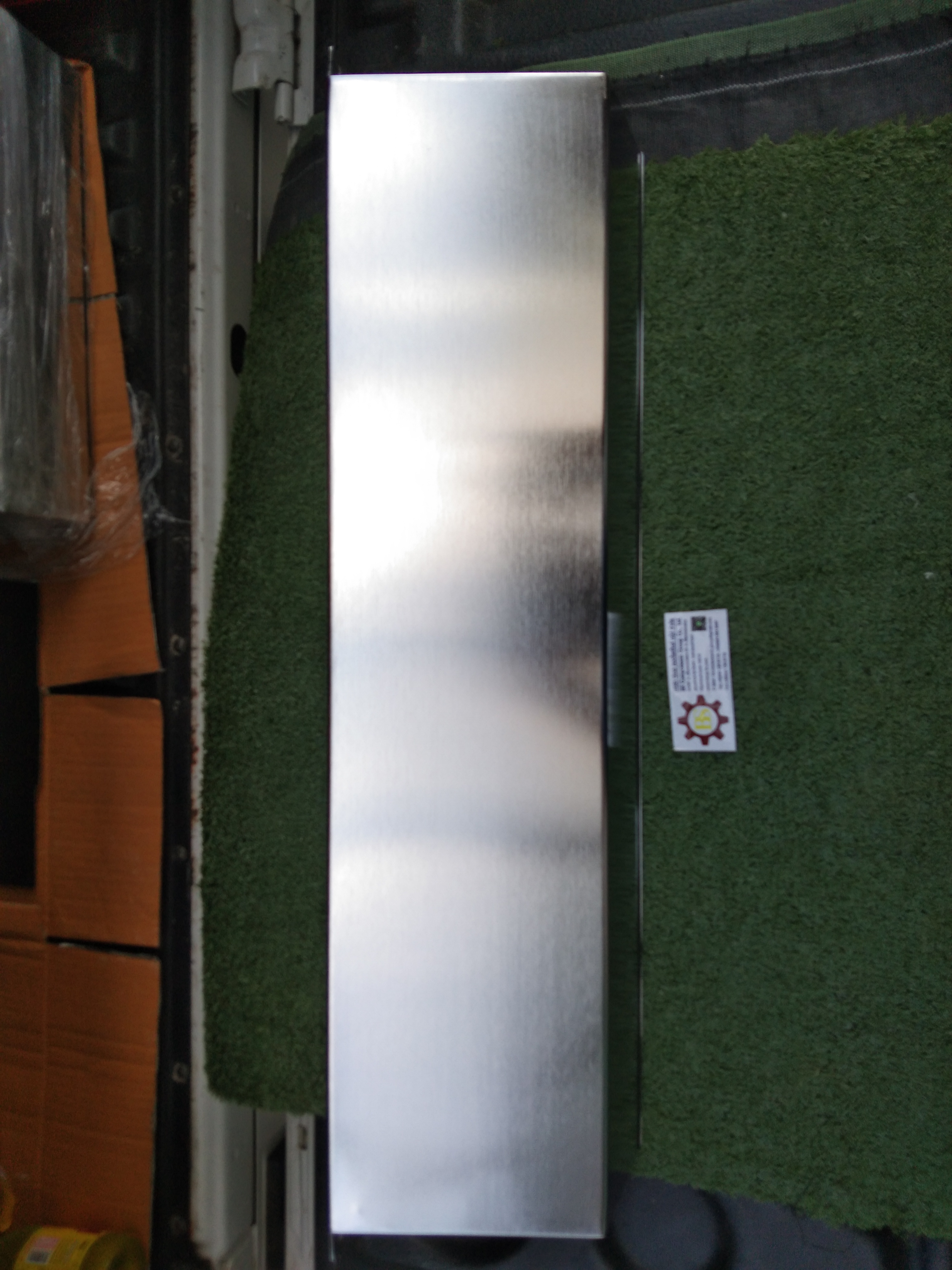 กล่องสแตนเลสด้านบนสโลป POWER PLUGS (A) W650xH150xD150mm.