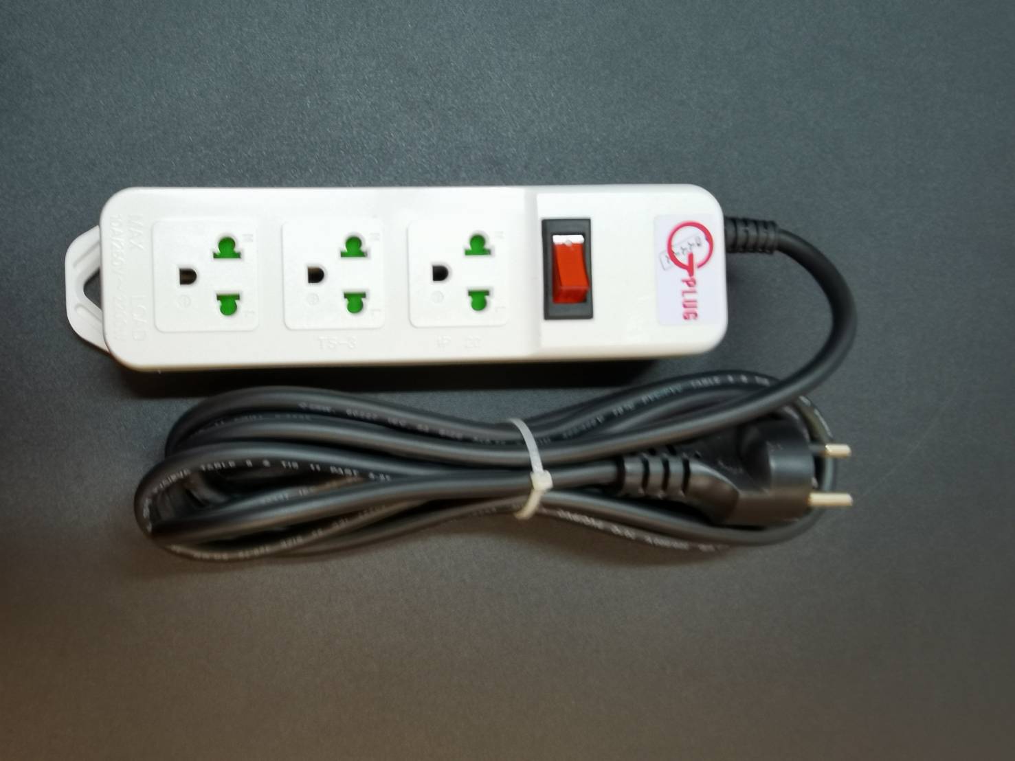 G-PLUG T31 ปลั๊กไฟ 3 เต้า 1 สวิทย์ SKU-01953