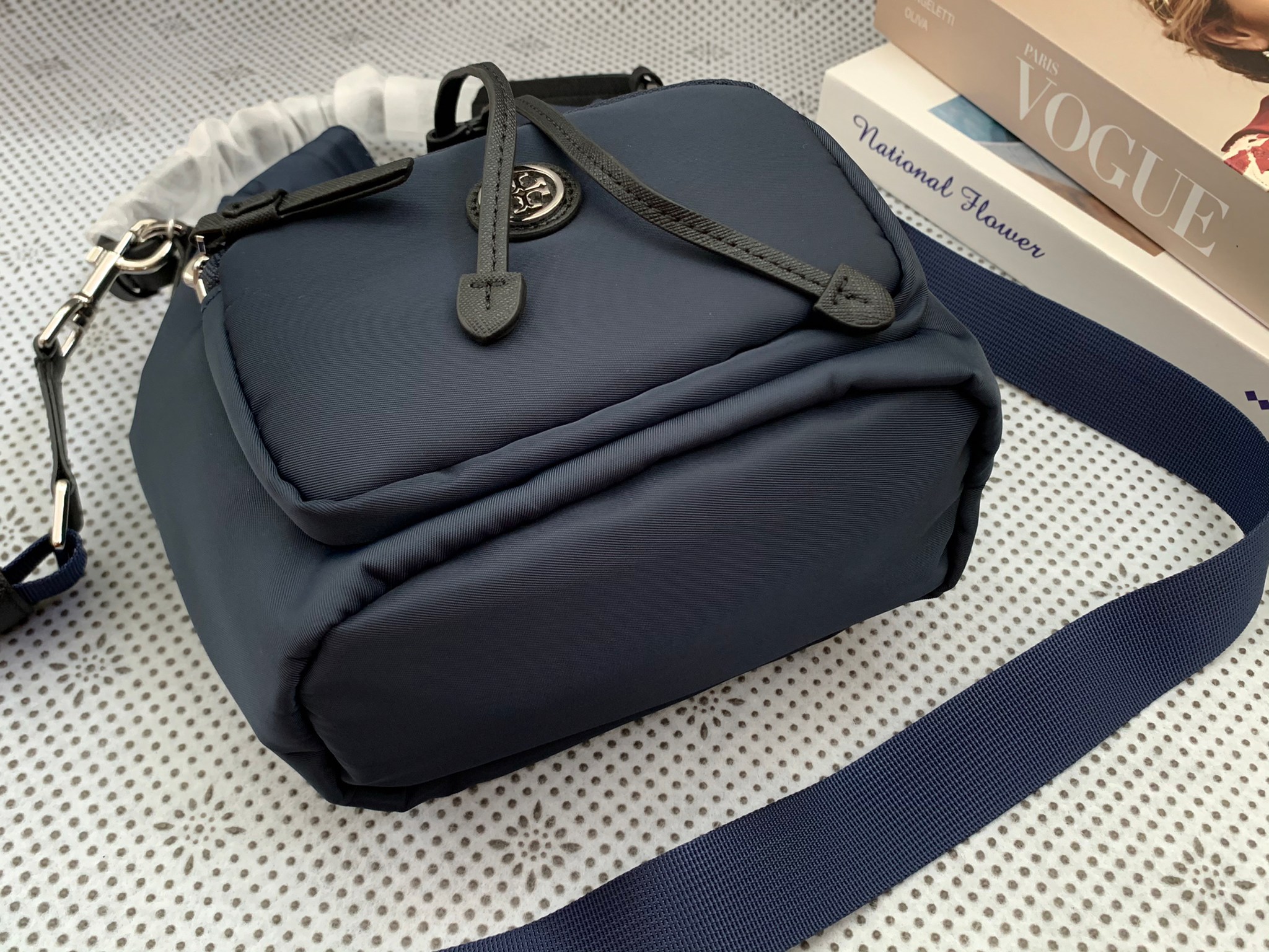 กระเป๋าสะพายไฮโซแบรนด์เนมทอรี่เบิร์ชทรงบัคเก็ตขนมจีบ TORY BURCH VIRGINA BUCKET BAG(134652)