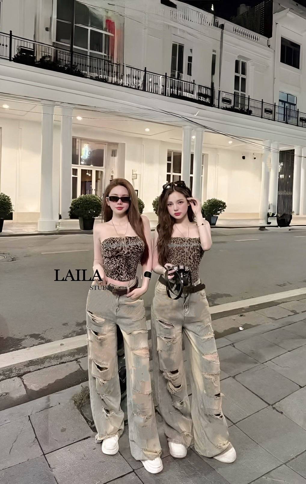 Tag: LAILA Detail:setเสื้อ+กางเกง เสื้อทรงเกาะอกลายเสือสีน้ำตาลสุดแซ่บแต่งอักษรด้านหน้า เสริมทรงที่อกอย่างดี มาพร้อมกางเกงยีนส์ขายาวสีฟองอย่างสวย ผ้าสวยมีน้ำหนัก ทรงกระบอกแต่งขาดช่วงเข่าและขา สาวเท่สายชิวสายคาเฟ่ ต้องมีกันน้าา #bywila #เสื้อเกาะอก #ชุดยีน