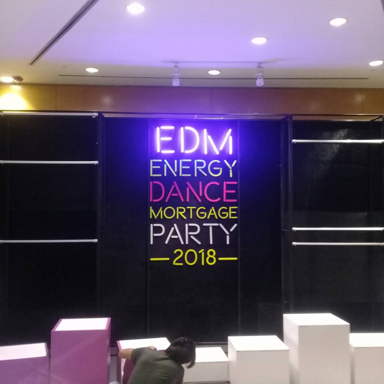 ไฟนีออนดัด #EDM2018
