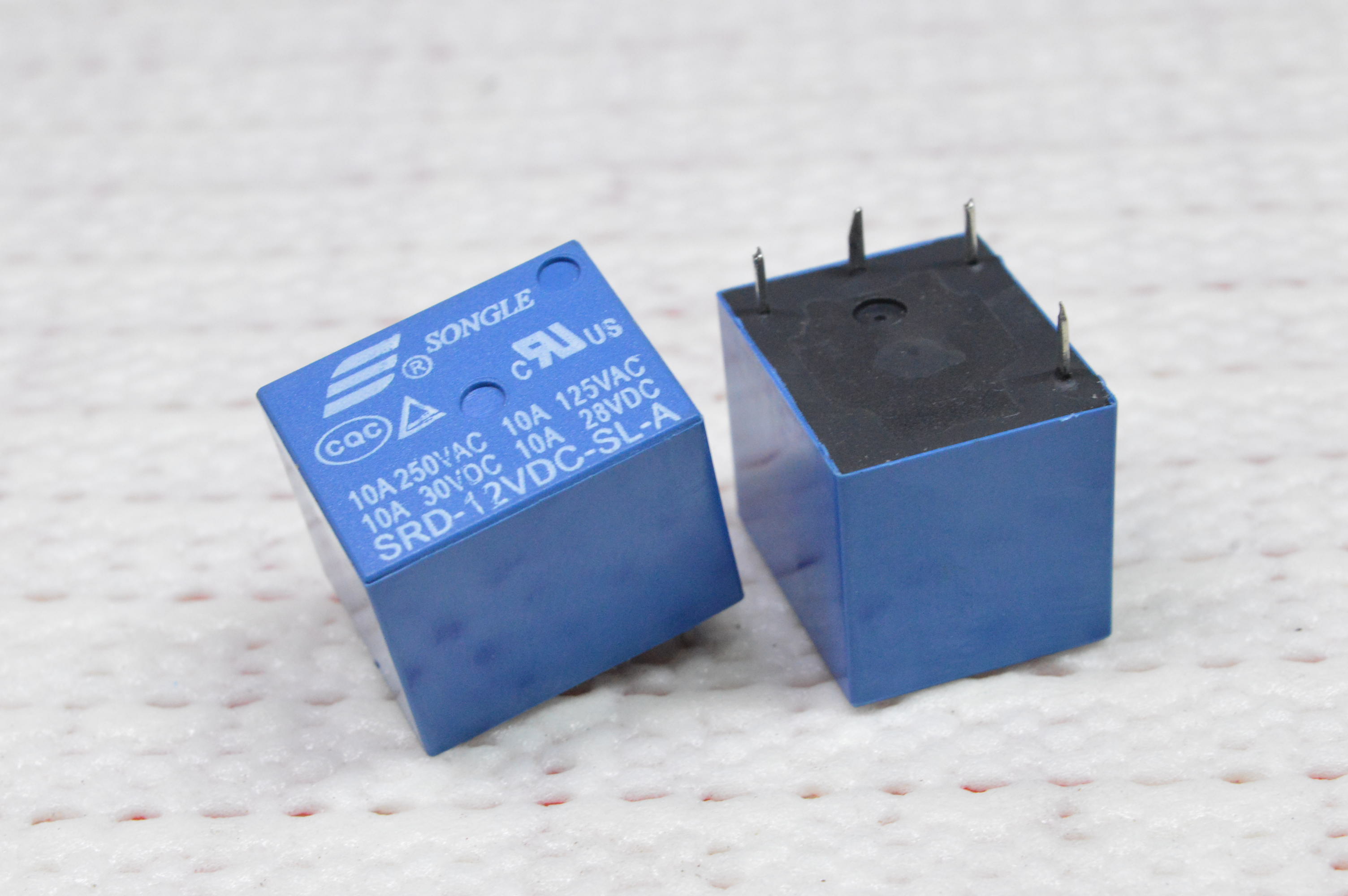 รีเลย์ 12V 4 ขา