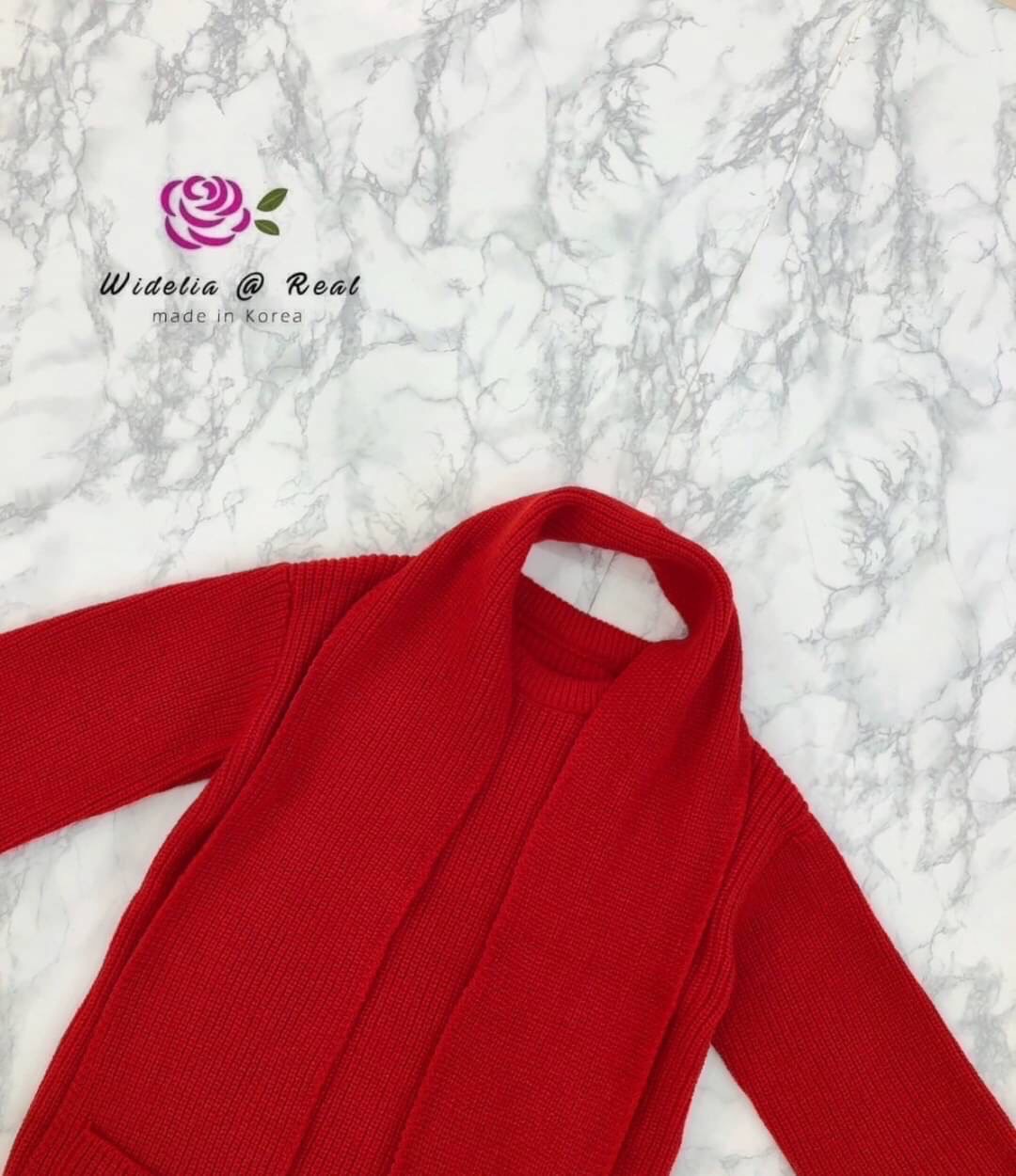 เสื้อตัวยาวสุดเก๋ รุ่นนี้ปังมากแม่ งานเกรดพรีเมี่ยม ตัวเสื้อเป็นไหมพรมเนื้อนุ่มนิ่ม มาพร้อมผ้าพันคอสุด Cute งานสวย ทรงเป๊ะ คัตติ้งเนี้ยบมาก งานไหมพรมเนื้อดีมากนะคะ รับรองใส่ออกมาไม่ผิดหวังการันตีให้เลย บอกเลยห้ามพลาดเด็ดขาดงานดีงานสวยแน่นอนจร้า