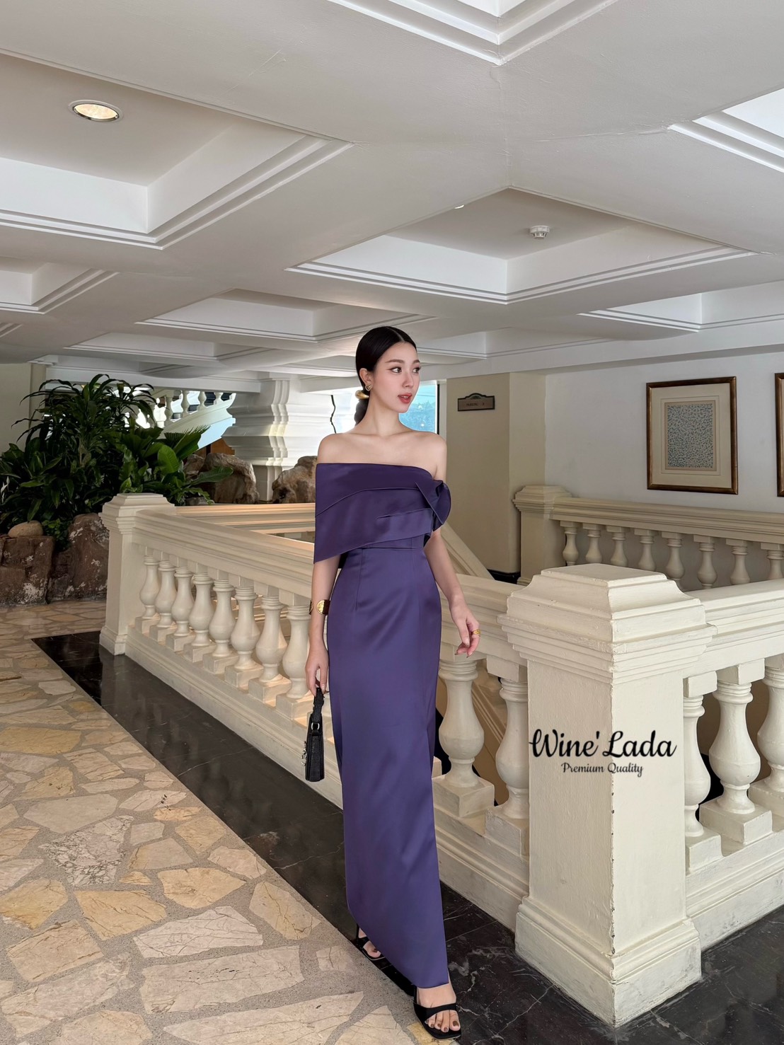 Dress. เดรสเกาะอกปาดไหล่ตัวยาว ด้านหน้าผ่าข้าง สวยดูแพงมากค่ะ เนื้อผ้ามีน้ำหนัก หน้าอกมีฟองน้ำ งานจริงสวยตาแตก แนะนำต้องมี คุ้มที่สุด เนื้อผ้าใส่สบาย เป๊ะและเข้ารูป ใส่แล้วผอมเพียว ซับในทั้งตัว ใครได้ลองแล้วจะหลงรักค่าา รับรองคุ้มเว่อร์ งานสวยมากค่ะ #Wine