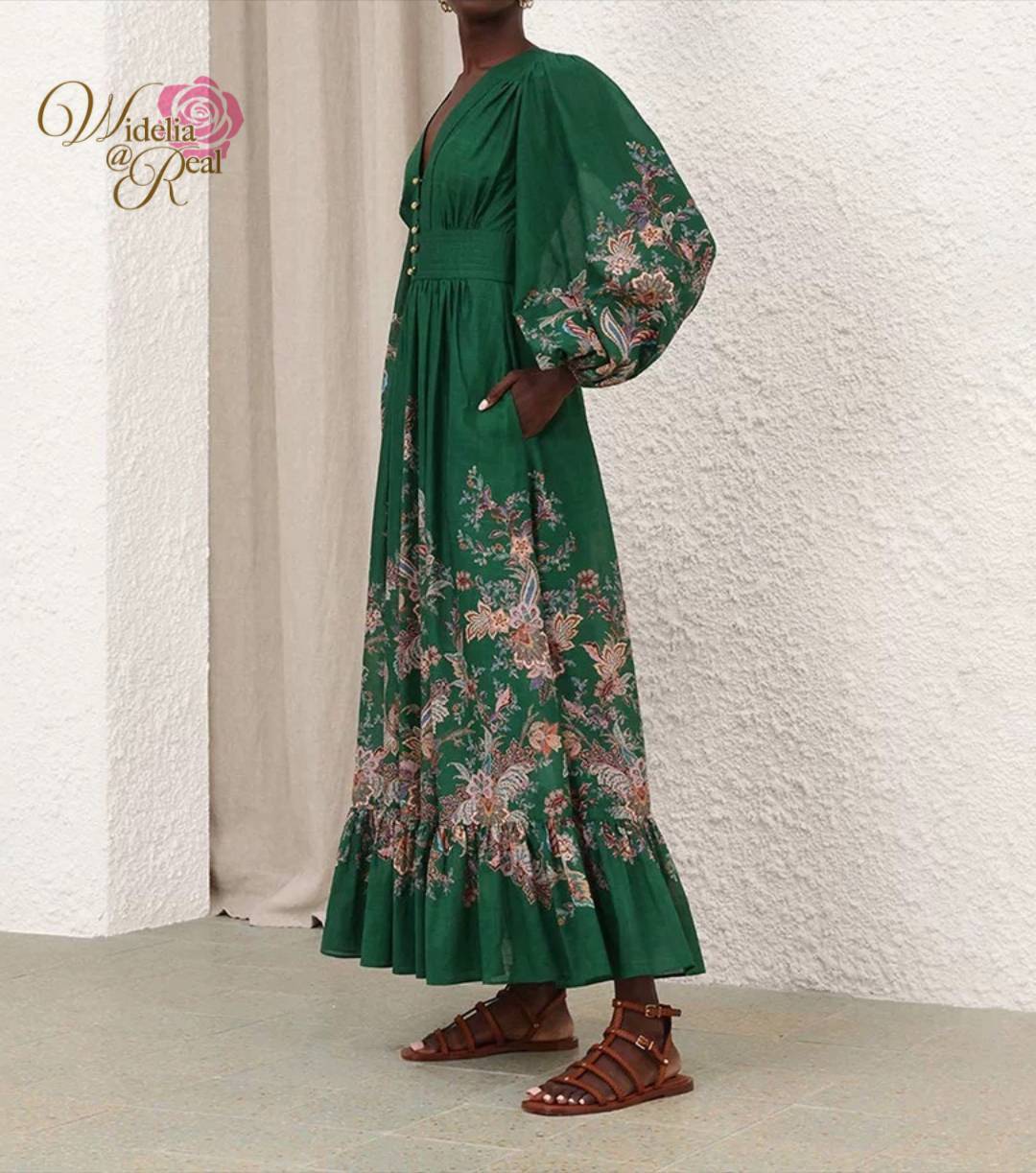 Maxi Dress แม็กซี่เดรส ตัวยาวแขนยาว ท่อนแขนพองทรงสวย คอวีมีกระดุม พิมพ์ลายดอกไม้สวย เนื้อผ้าอย่างดี งานเกรดพรีเมี่ยมแนะนำเลย รับรองใส่ออกมาไม่ผิดหวัง บอกเลยห้ามพลาดเด็ดขาดงานดีงานสวยจริงต้อง Widelia @ Real