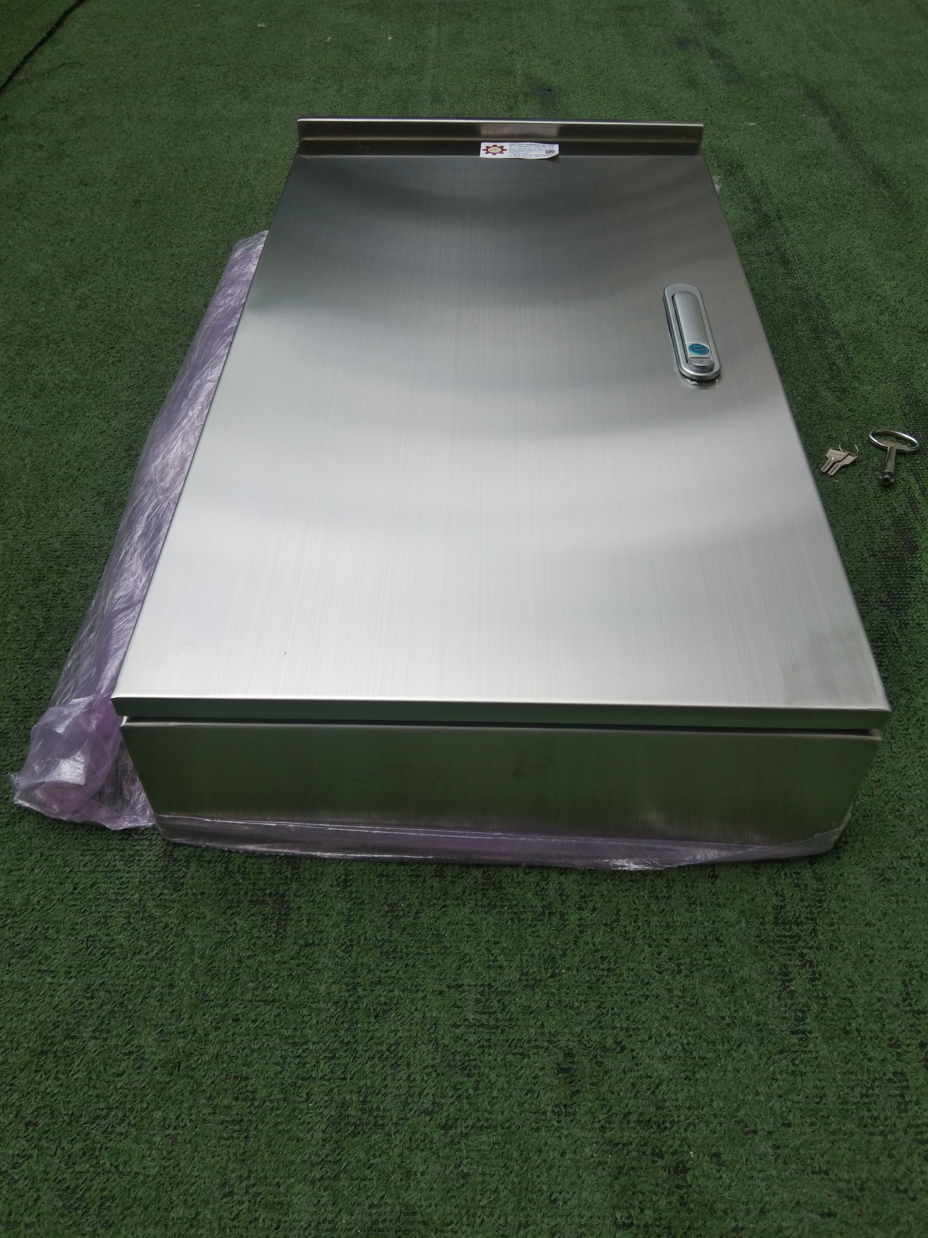 Main LUG 250A ตู้สแตนเลส 304 มีหลังคาสโลป W450xH800xD152mm. (36ช่อง)