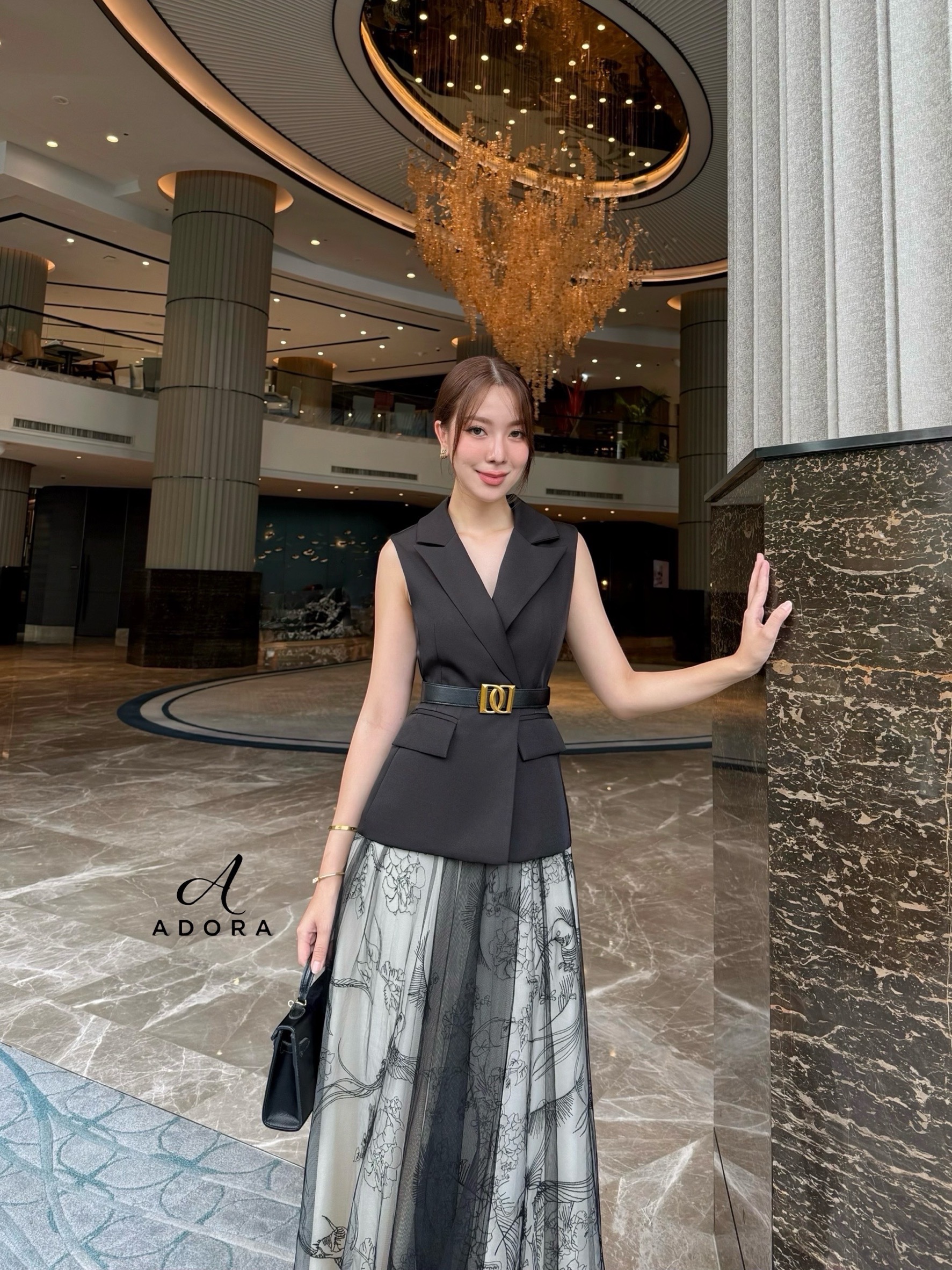 เซ็ทสุดคุ้ม เสื้อแขนกุดดีไซน์คอวีปกเชิ้ต+กระโปรงยาว ทรงเอบานสวิง