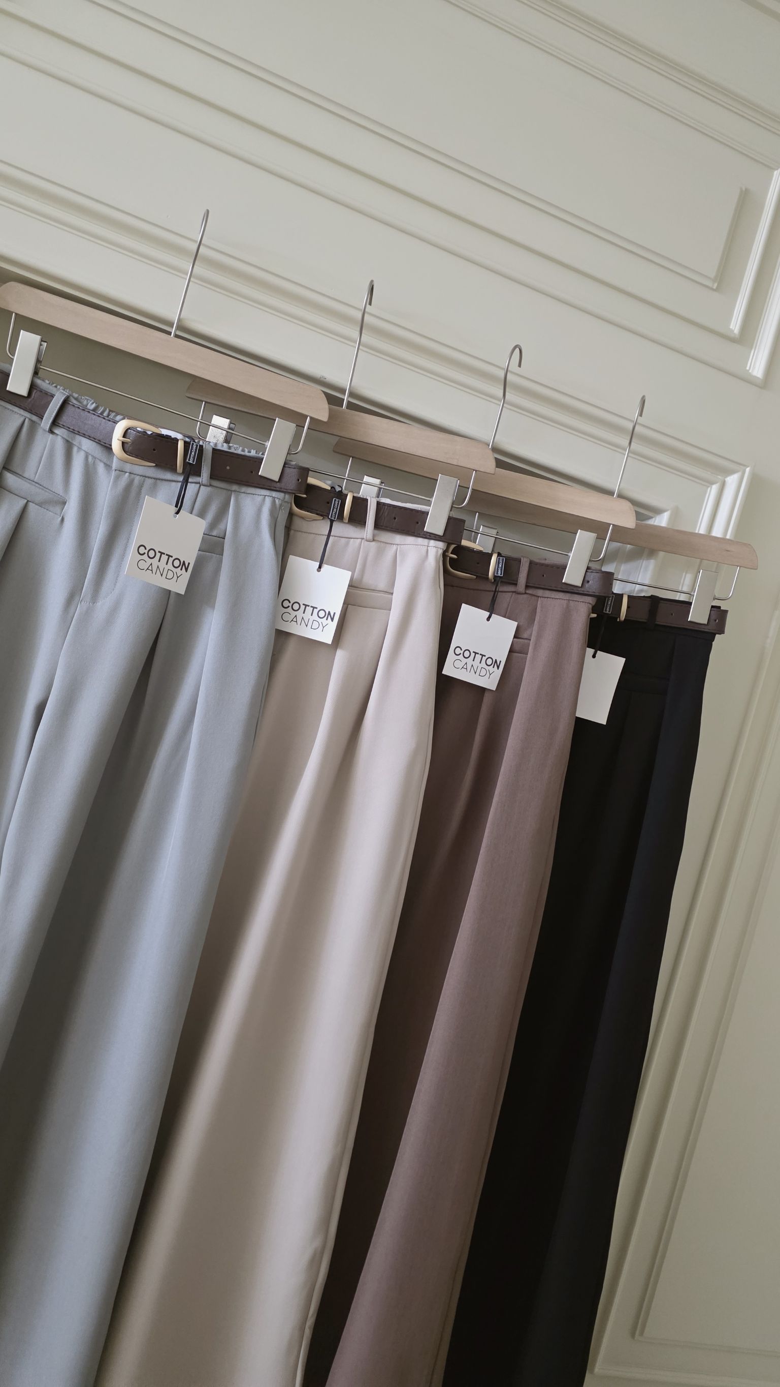 Tag#cottoncandy กางเกงfreesize รุ่นล่าสุดของทางรุ่น รุ่นนี้การันตีเนื้อผ้าเลยคร่าา ผ้าเนื้อดีมากๆ มีน้ำหนักทิ้งตัวสวยใส่สบายสุดๆ ดีเทลเก็ๆมา+เข็มขัดร