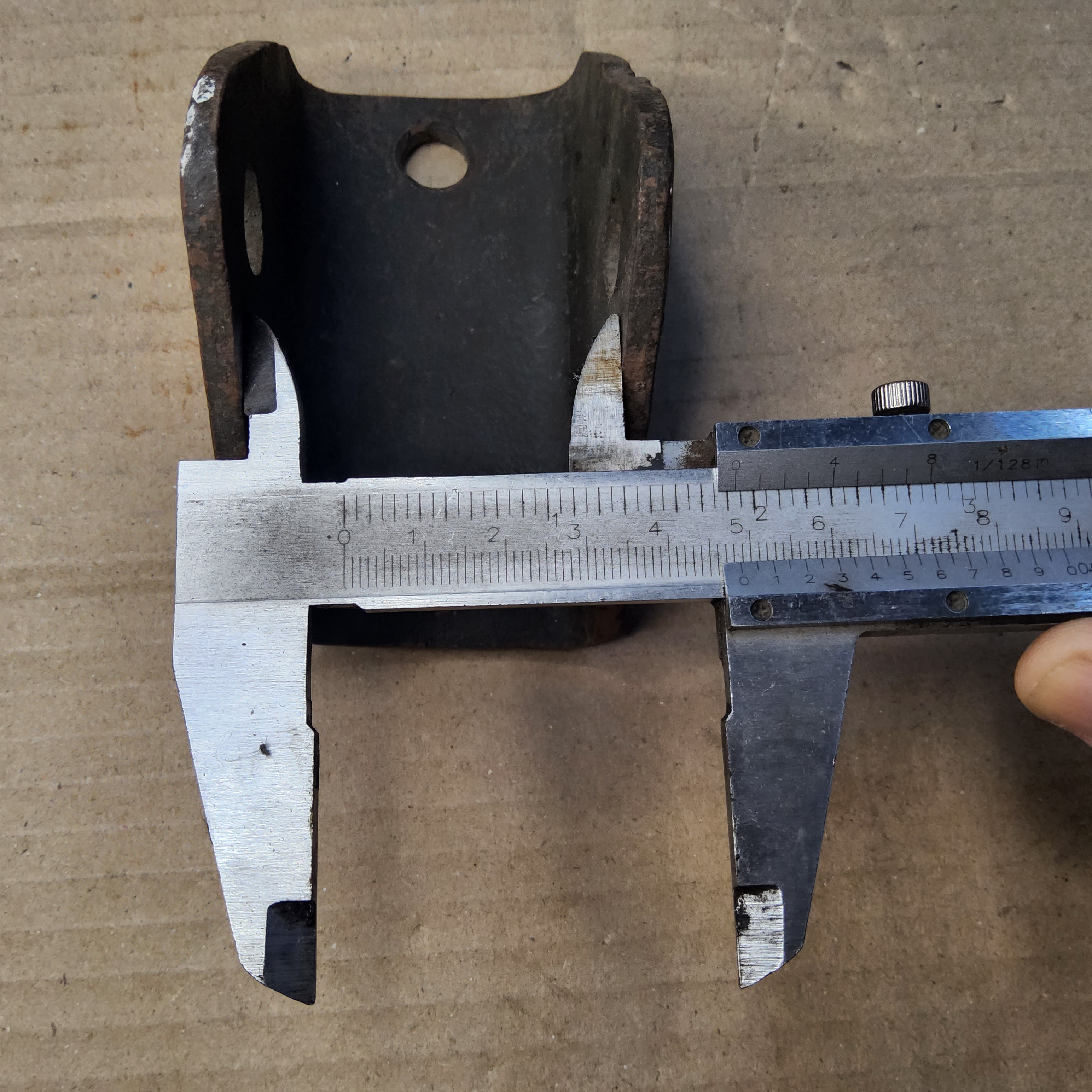 บ็อกแหนบ ติดคัดซี่ Jeep จี๊ป เล็ก วินลี่ CJ5 CJ6 CJ7 ตัวบาง [ 5 มม. ]