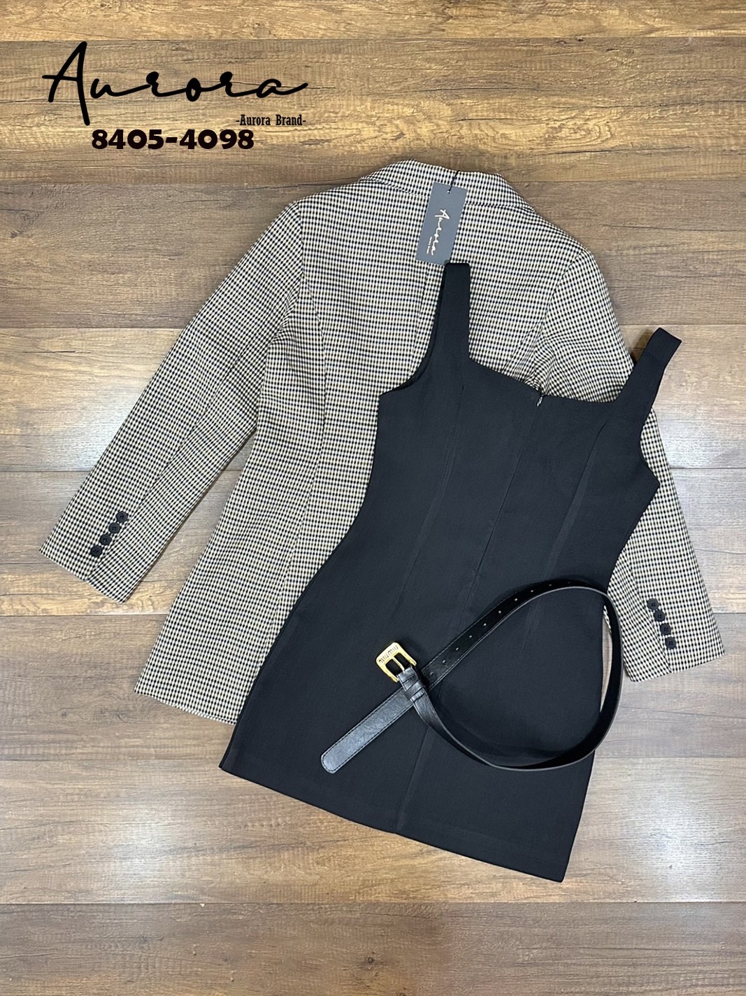 Setเสื้อทรงสูทตัวยาว ลวดลายไฮโซโก้หรู ทรงปล่อยๆ ใส่สบาย งานผ้าดี๊ดี ด้านหน้ามีกระดุมใช้งานได้จริง มีกระเป๋าใช้งานได้จริง ช่วงไหล่เสริมฟองน้ำเพื่อทรงสวย มีซับใน +++มาพร้อมเดรสสั้น สวยเปรี้ยว ที่แมชกันได้อย่างลงตัว มีซับใน มีซิปหลัง +++ มาพร้อมเข็มขัด