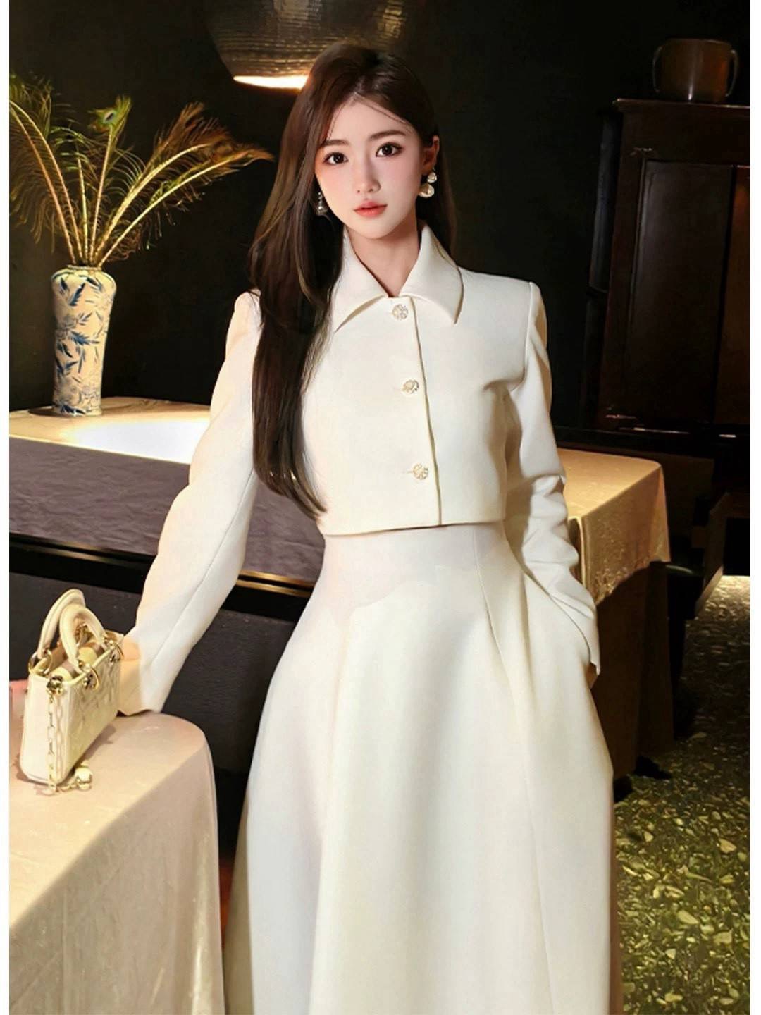 Set 2 ชิ้น เสื้อเชิ้ตครอปแขนยาว+กระโปรงยาวมีซับใน ซิปด้านหลัง มีกระเป๋าข้าง