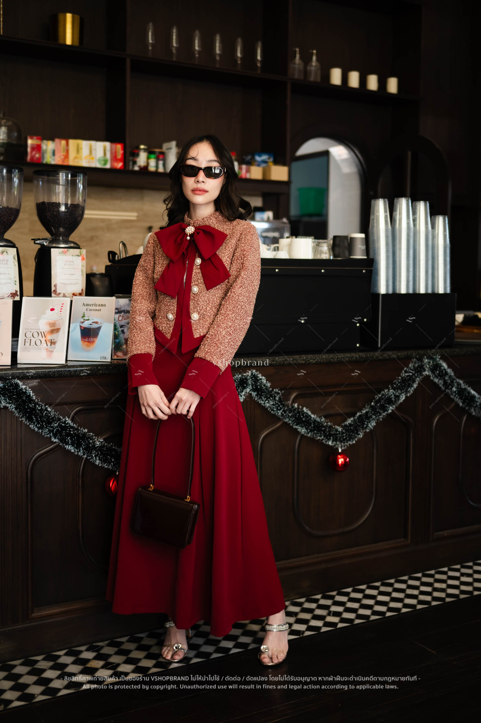 Set เสื้อผ้าทวิตกระดุมทอง+กระโปรงยาวจับจีบ+เข็มกลัดโบว์