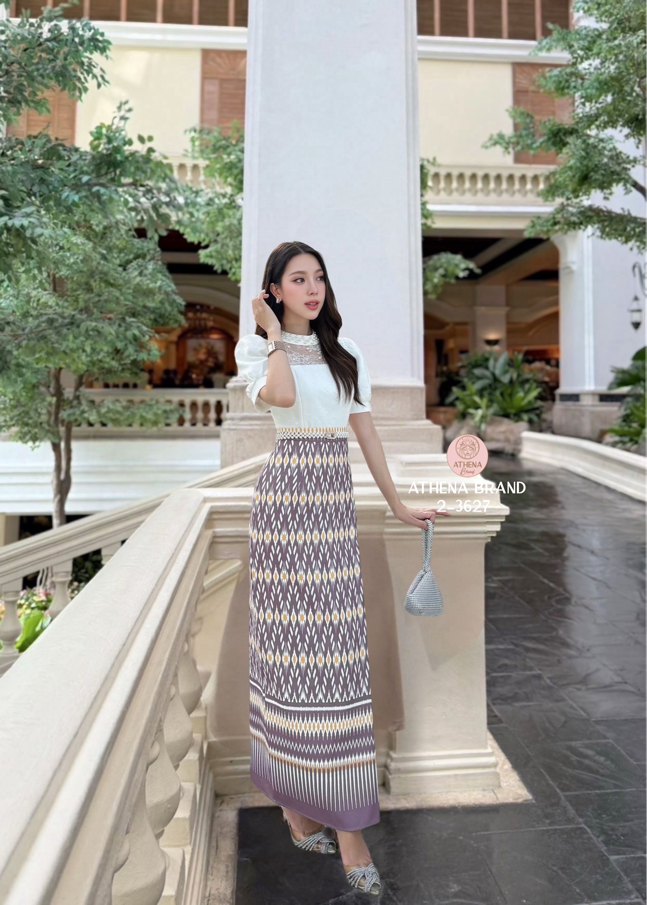 ag 🔖 :Athena (อธีน่า) Brand Detail :: เสื้อ+กระโปรง+เข็มขัด Set 3 ชิ้น เสื้อลูกไม้ดีไซน์สุดเก๋ตกแต่งไข่มุกสวยหรูหรา งานมีซับใน สวมใส่แบบซิปด้านหลัง แมตช์มาคู่กับกระโปรงพิมพ์ลายป้ายทบคล้ายงานผ้าซิ่นป้ายสำเร็จทรงเข้ารูป เนื้อผ้าดี๊ดีมีTexture งานมีซ