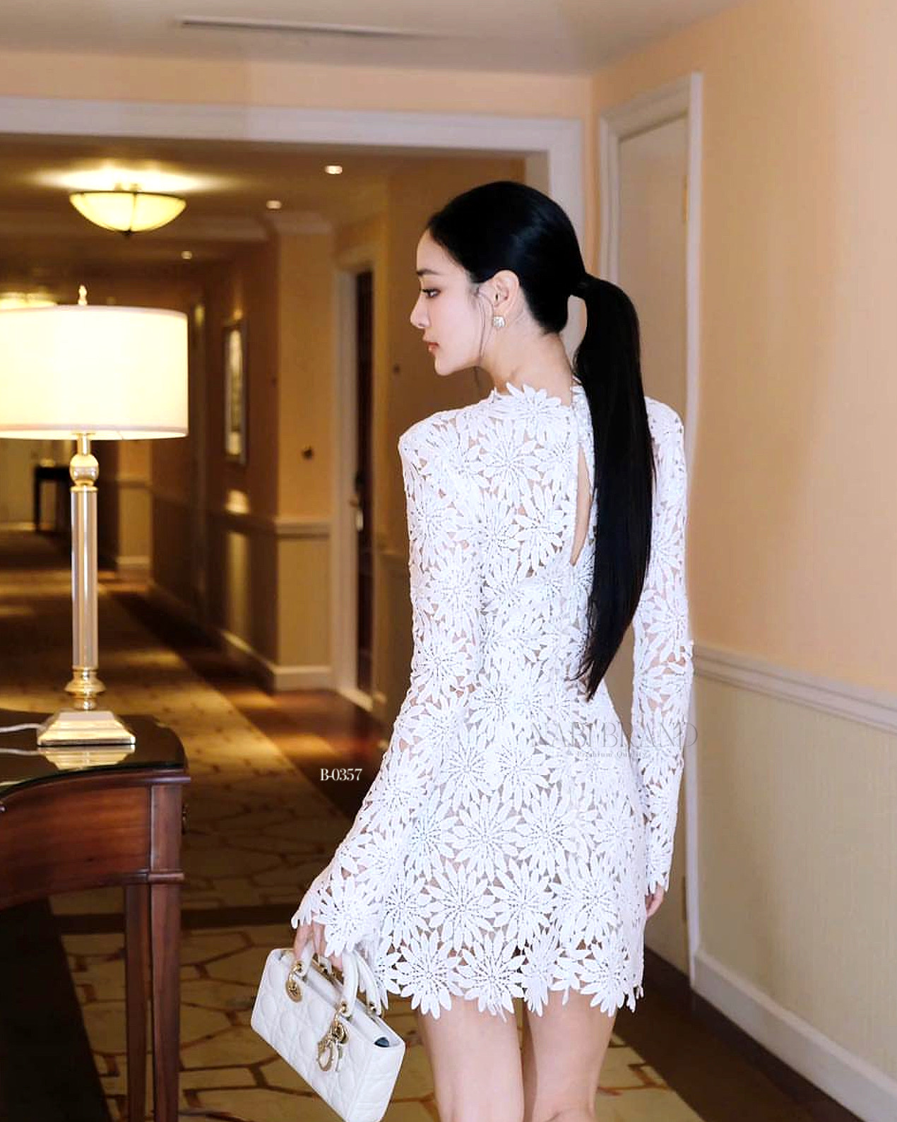 มินิเดรสลูกไม้แขนยาวสีขาว🤍สวยสุดจึ้ง ผ้าลูกไม้คุณภาพดี งานมีซับในแบบผ้ายืดเข้ารูปตามตัว งานซิบหลัง ลัคชูสุดๆกับชุดนี้ พลาดไม่ได้เลยนะคะสาวๆ🤍 #NABIBRAND #งานป้ายnabi #นาบีแบรนด์ #ชุดเดรส #เสื้อผ้างานป้าย #แฟชั่น #ootd #เดรสลูกไม้สั้น #ชุดผ้