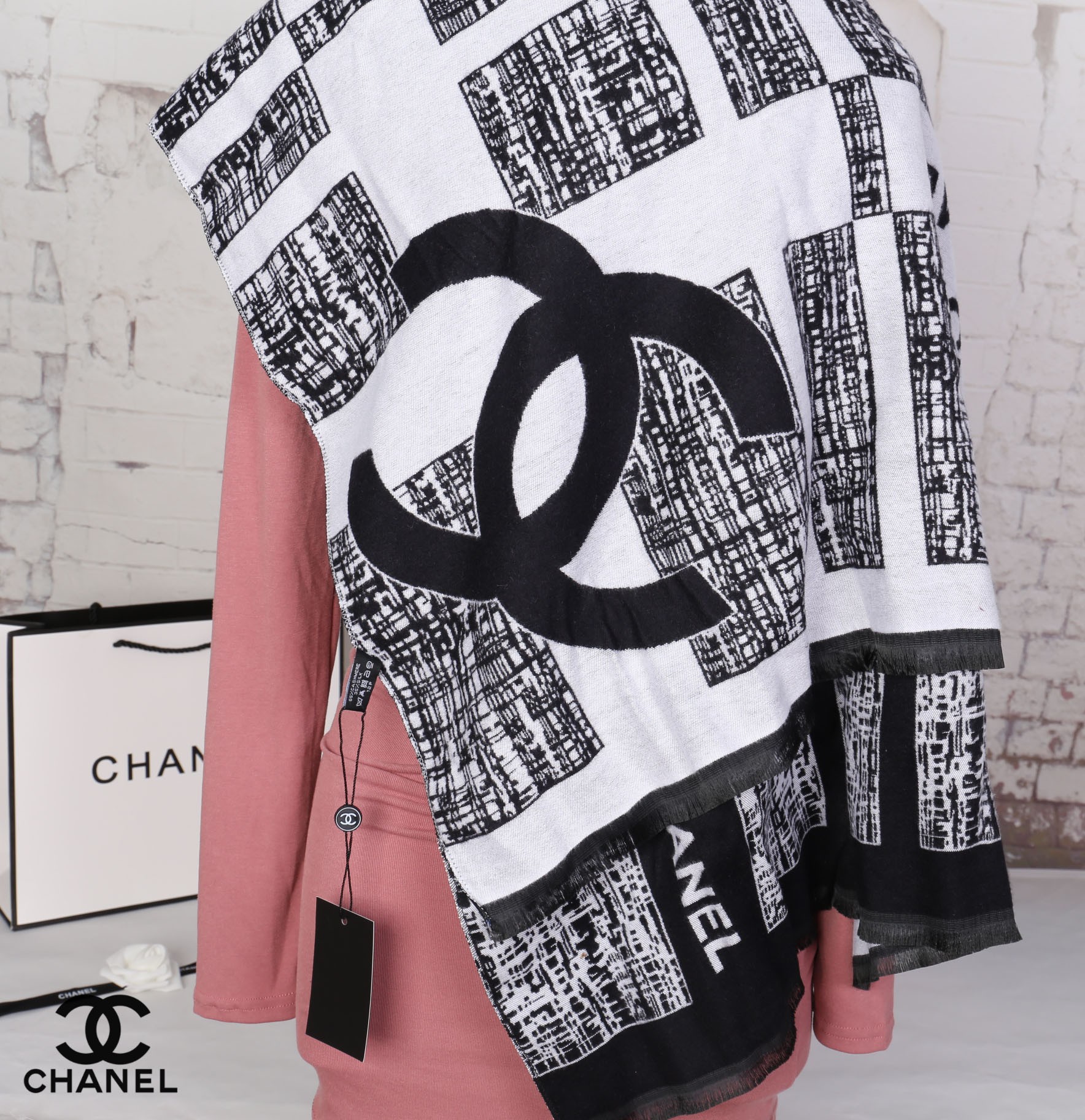 ผ้าพันคอไฮโซแบรนด์เนมชาแนลพรีเมี่ยมกิ๊ฟ Chanel Scarf/Wrap ผ้าพันคอ/ผ้าคลุมไหล่