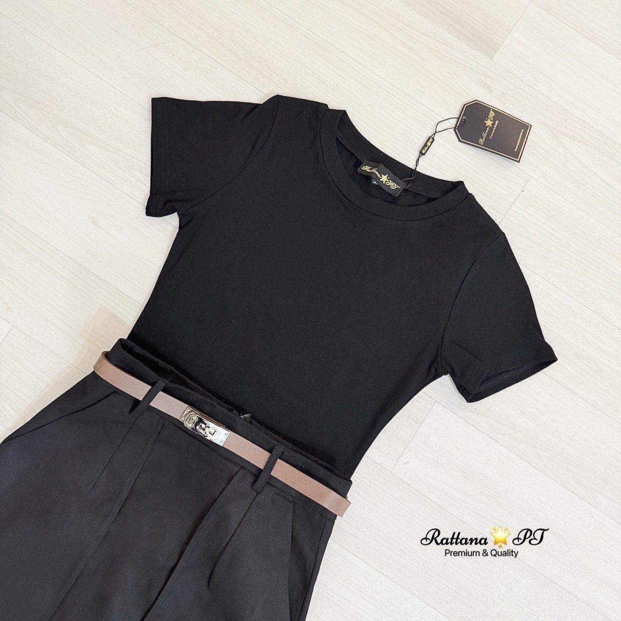 TAG:Rattana🌟PT Detail :: เซต3ชิ้นเสื้อ+กระโปรง +เข็มขัด เรียบหรูดูแพงสวยมาก เสื้อผ้ายืดได้ ใส่คู่กับกระโปรงเอวสูง ผ่าด้านหลัง มีซิบด้านหลัง เนื้อผ้าดีมีซับใน มีเข็มขัดใส่คู่คุ้มมากเซตนี้ ใส่เที่ยวออกงาน ทำบุญ ใส่ทำงาน ถ่ายรูปร้านกาแฟ สวยเก๋ ช้าไม่