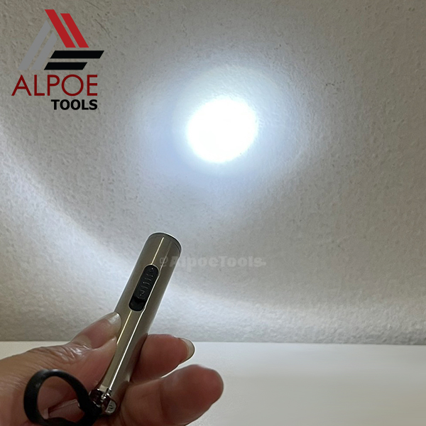 ไฟฉาย + เลเซอร์แสงสีแดง ขนาดเล็ก ถ่านนาฬิกา