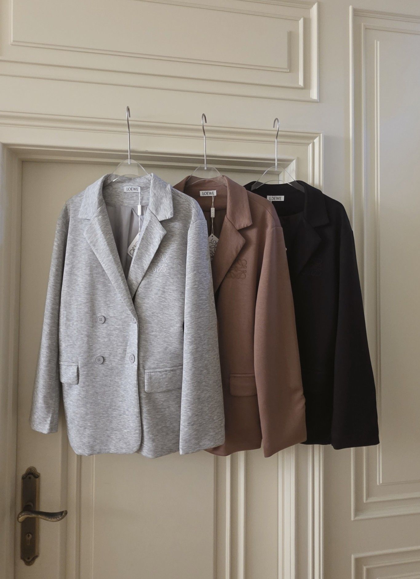 Tag#cottoncandy รุ่นนี้ห้ามพลาดคร่าาา งานสวยมากกก มาเป็นเบลเซอร์สไตล์สปอต รุ่นนี้ตัวเสื้อเป็นยืดเด้งพรีเมี่ยม ใส่สบายเย็บซับในตั้งตัว บอกเลยจัดด่วนคร่า