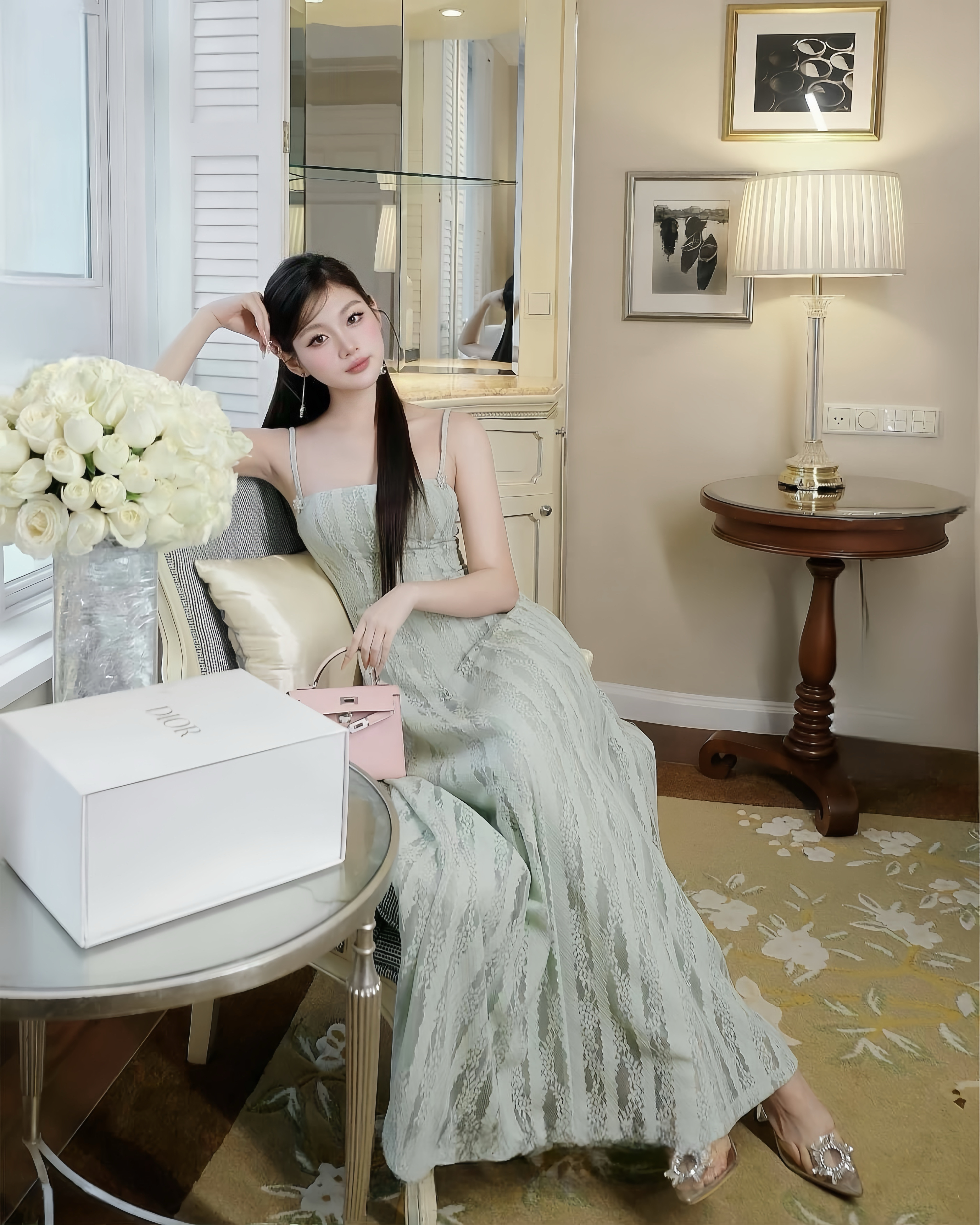 เดรสสายเดี่ยวยาวลูกไม้สีเขียวพาสเทล ผ้าลูกไม้ลายสวยมาก เนื้ออย่างดี ซ้อนซับใน สายถักเปีย มีเข็มกลัดเพชรให้ติดตรงสาย อกสีเสริมฟองน้ำ สวยมากรุ่นนี้ ห้ามพลาดค่ะ
