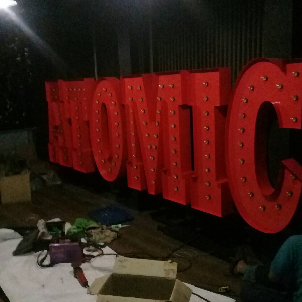 ป้ายไฟปิงปอง ร้าน#ATOMIC ติดตั้งทองหล่อ ซอย10