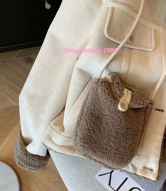 สายเกาเตรียมกรี๊ด! แจ็คเก็ตขนแกะสังเคราะห์หนังกลับสุดคิ้วท์ ทรงโอเวอร์ไซส์ ใส่แล้วดูตัวเล็ก! ใส่คลุมเที่ยวชิคๆ ฤดูใบไม้ร่วงก็ปัง หน้าหนาวก็อุ่น~ สวย อบอุ่น ไม่แพ้เกาหลี! แมตช์ง่าย ใส่ได้ทุกวัน ใครเห็นก็ต้องหันมอง ขนนุ่มมาก ใส่แล้วละมุนเหมือนกอดหมอน ถ่ายรู