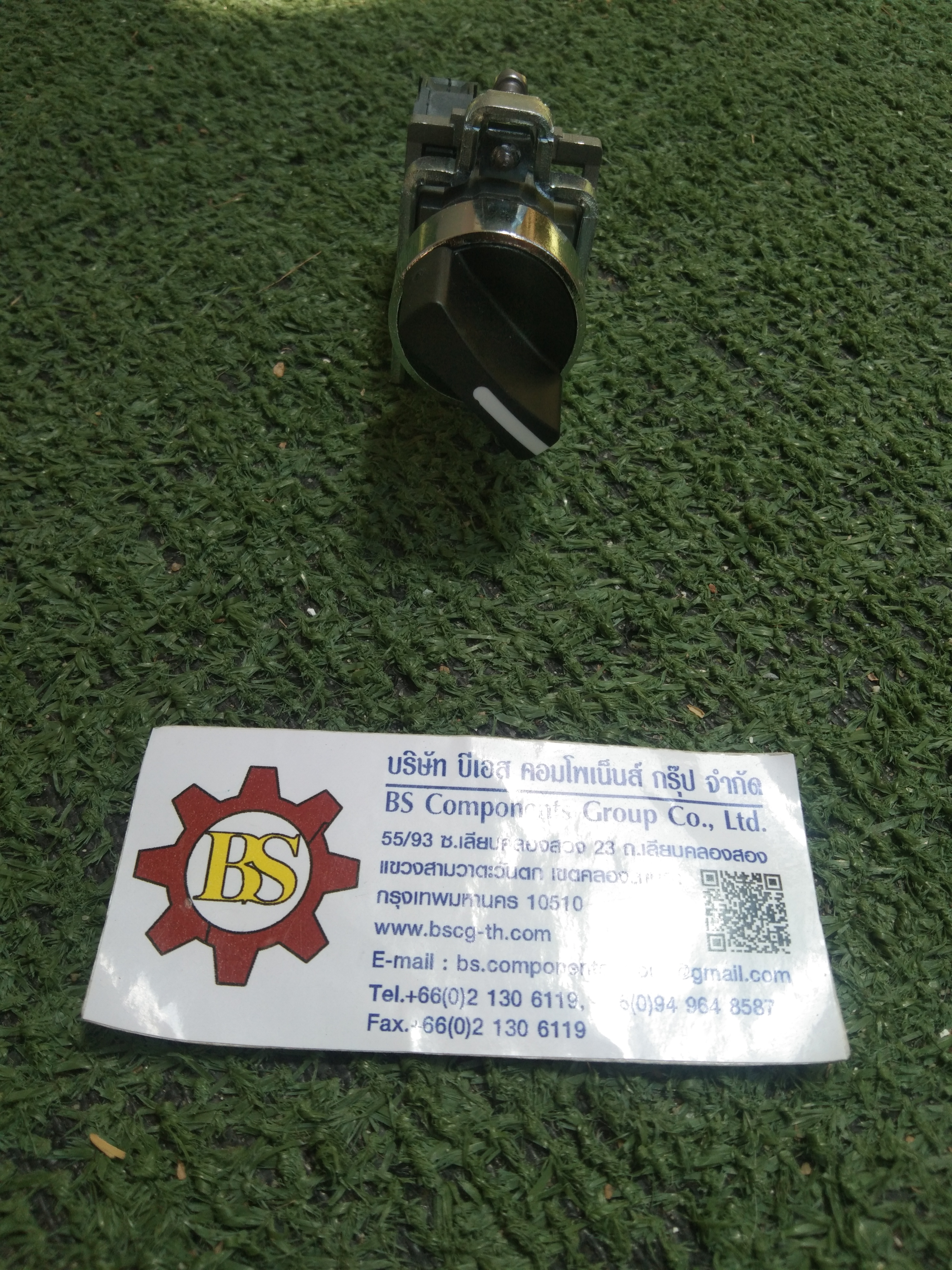 Schneider : ซีเล็คเตอร์ XB4-BD41 2pos. 1NO ก้านสั้น เด้งกลับ ขวามาซ้าย