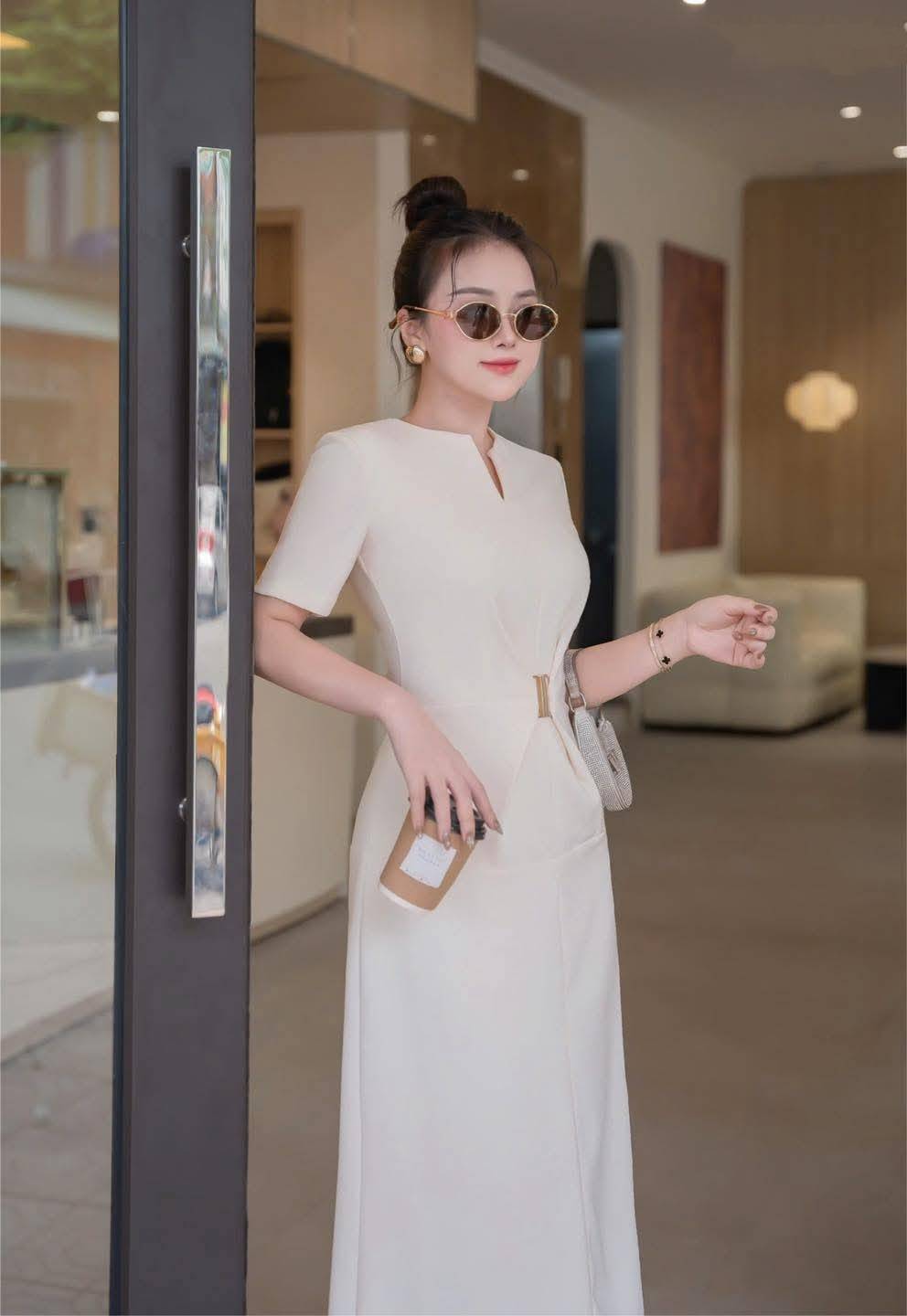 ชุดเดรสกระโปรงผ้าหนาอัดกาวช่วงเสื้อดูลูกคุณมากๆผ้าเนื้อดีมีทรงสวยมั้กๆผ้าหนาหนักเนื้อดีนิ่มไฮโซสวมใส่ง่ายเเต่งเเนวลูกคุณมั้กๆคะเดรสกระโปรงยาวเนื้อดีกระโปรงยาวงมากผ้าสวยเอวเข้ารูปดูเก๋ดูสวยมาก