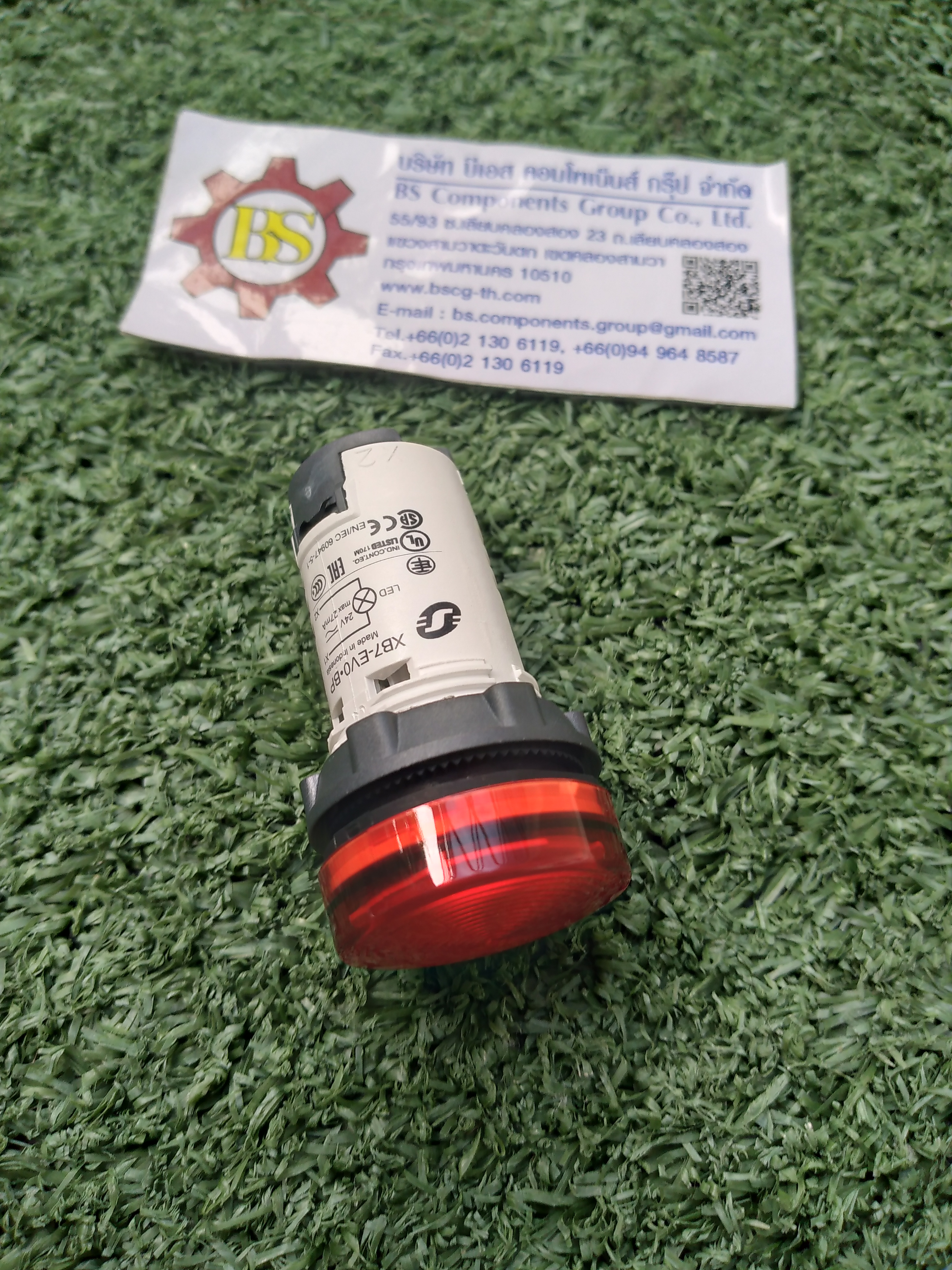 Schneider : XB7-EV04BP 24V สีเเดง