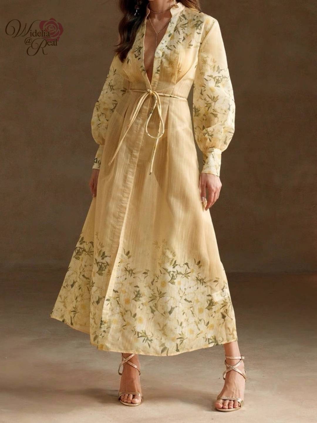 Maxi Dress แม็กซี่เดรสตัวยาว แขนยาว คอปีน มีกระดุมเรียงยาวสวย เอวเข้ารูปมีเชือกเพิ่มความกระชับมากขึ้น กระโปรงบานผ่าหน้าดูเซ็กซี่ ผ้าพิมพ์ลายดอกไม้ เนื้อผ้าอย่างดี งานเกรดพรีเมี่ยม แนะนำเลย รับรองใส่ออกมาไม่ผิดหวัง บอกเลยห้ามพลาดเด็ดขาดงานดีงานสวยจริงต้อง