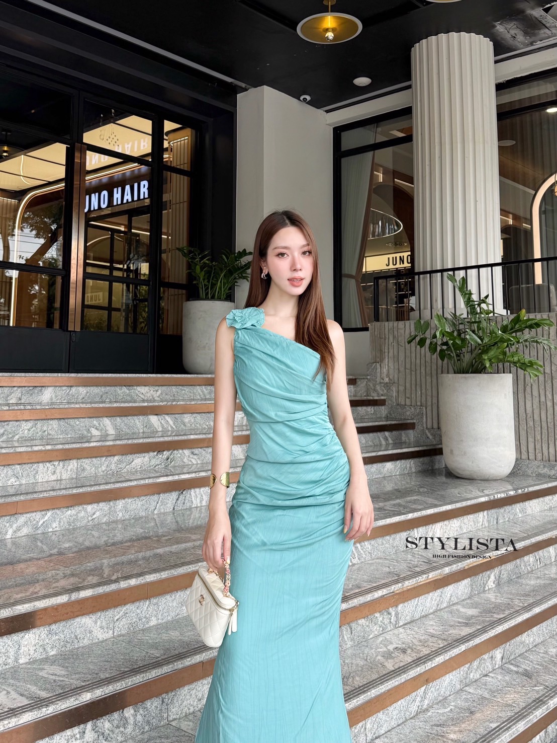 Goddess Curve Dress – เดรสปาดไหล่ดีไซน์เก็บทรง ลุค
