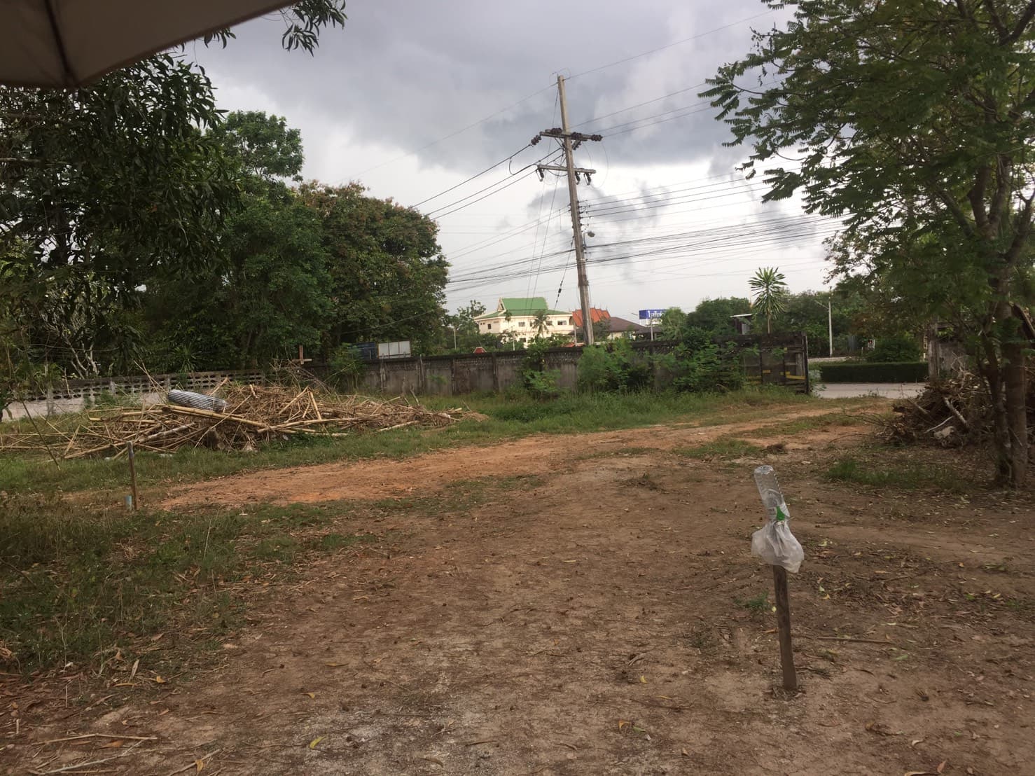 ขายที่ดินสวยราคาถูกอ.หาดใหญ่ใกล้ตลาดสดบ้านพลุห่างจากธกส.สาขาบ้านพลุ355เมตรการเดินทางสะดวกสบาย