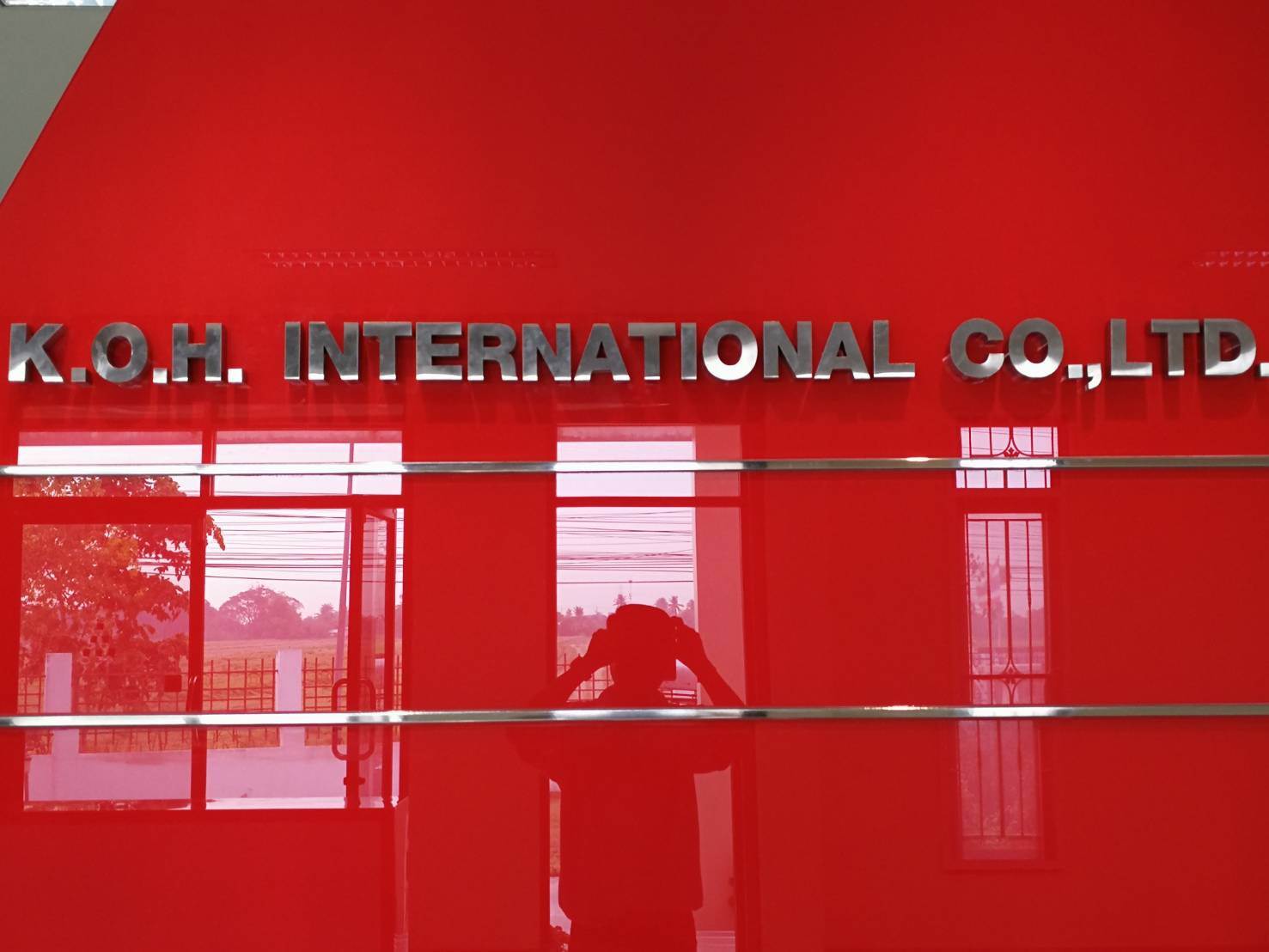 อักษรสแตนเลสแฮร์ไลน์ ติดตั้ง บริษัท kon ลาดหลุมแก้ว จังหวัดปทุมธานี