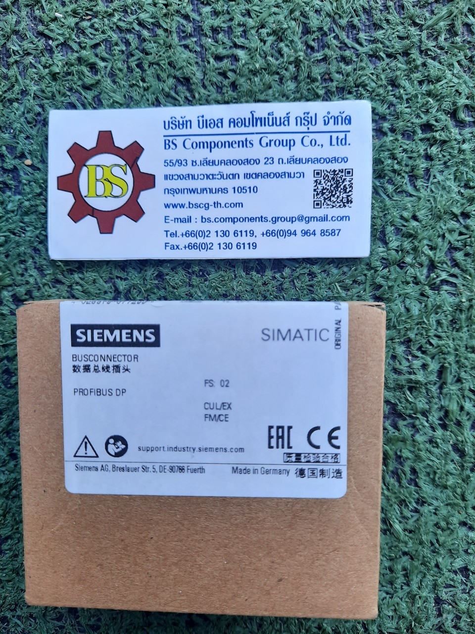 SIEMENS : Connection plug for PROFIBUS up to 12 Mbit/s 90° 6ES7 972-0BA52-0XA0