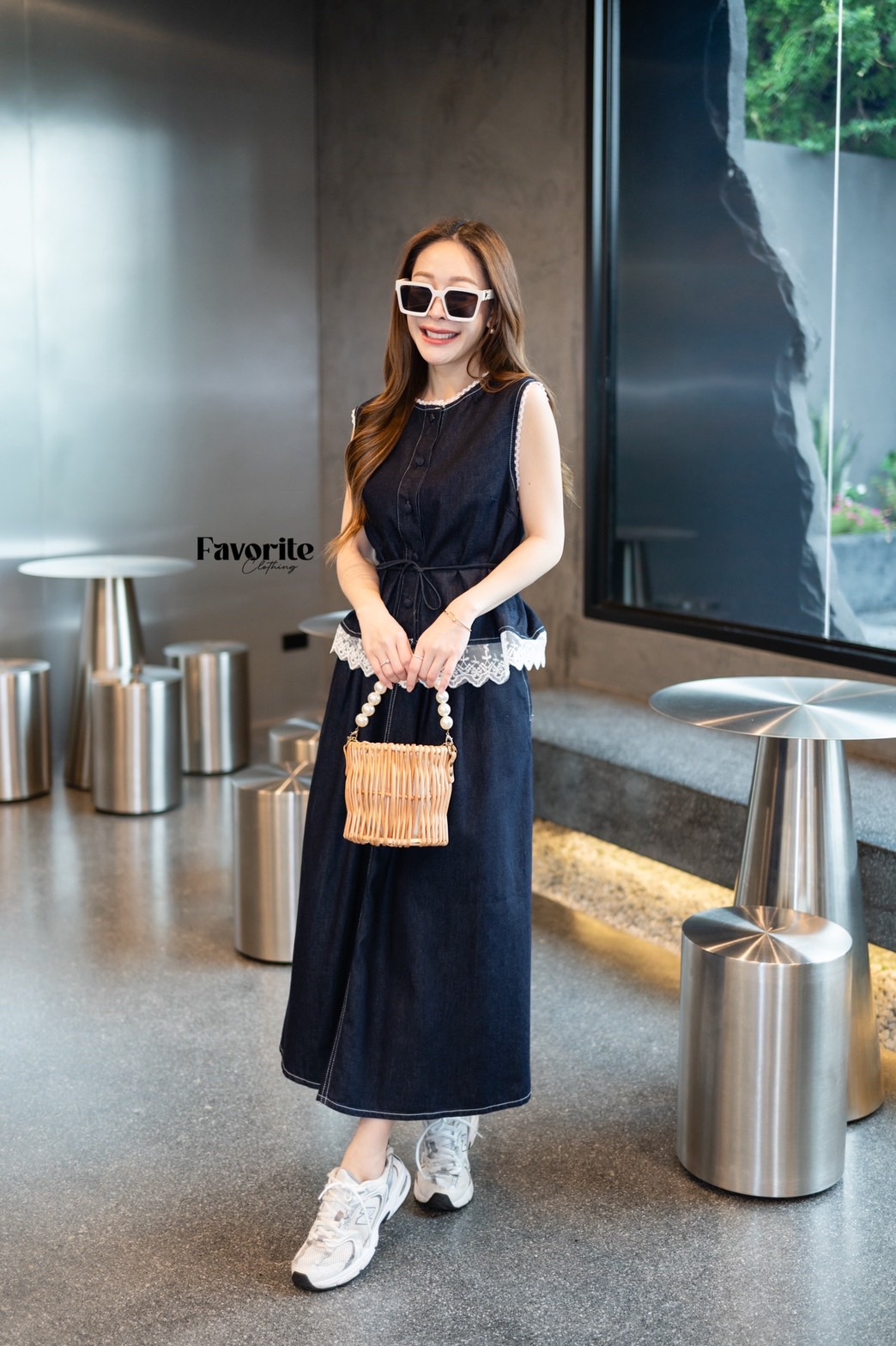 Set เสื้อแขนกุด+กระโปรงยีนส์❣️ Set เสื้อยีนส์แขนแต่งลูกไม้ งานกระดุมหน้า มาพร้อมกระโปรงยีนส์เข้าชุด กระโปรงเอวสม็อค งานมีกระเป๋าข้าง ผ้ายีนส์ฟอกเนื้อนิ่ม ใส่สบาย มาพร้อมสายผูกเอวเข้าชุด งานดีมากกก ห้ามพลาดเลย