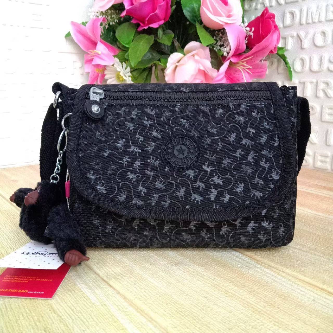 กระเป๋าสะพายแบรนด์เนมคิปลิ้งค์สีดำลายลิง KIPLING SABIAN CROSSBODY MINI BAG