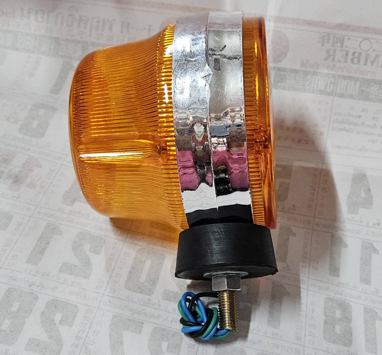 ไฟเลี้ยว ไฟหรี่ ISUZU TX 68,70,72,74 แบบขอบชุบ โครเมียม , 2 ใส้ 12- 24 โวลท์ ยาวรวมน็อต 16 ซม.ราคา ดวงละ