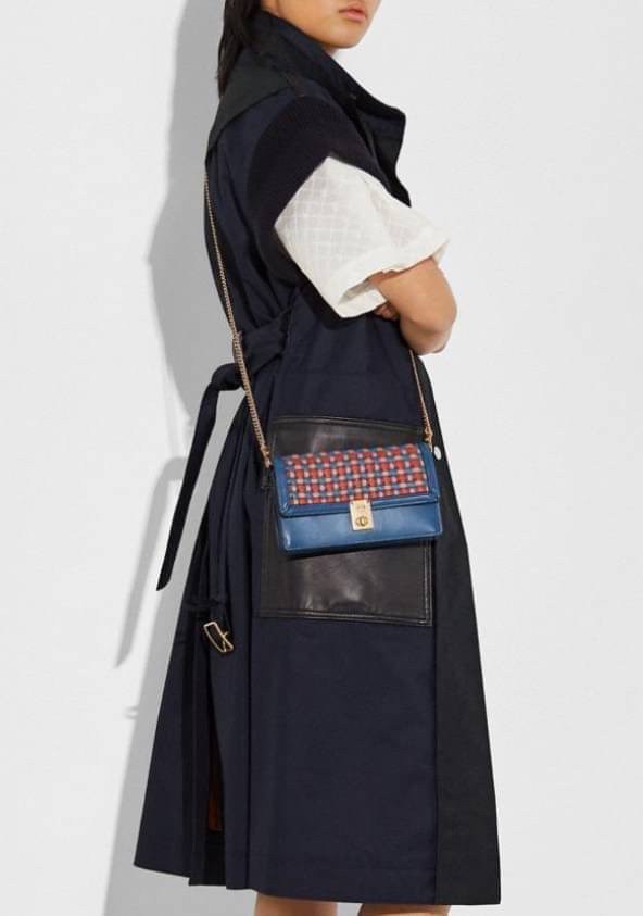 กระเป๋าสะพายไฮโซแบรนด์เนมโค้ชสีน้ำเงินอมฟ้าลายสานหนังแท้ Coach Hutton Clutch With Weaving ((3656//802))
