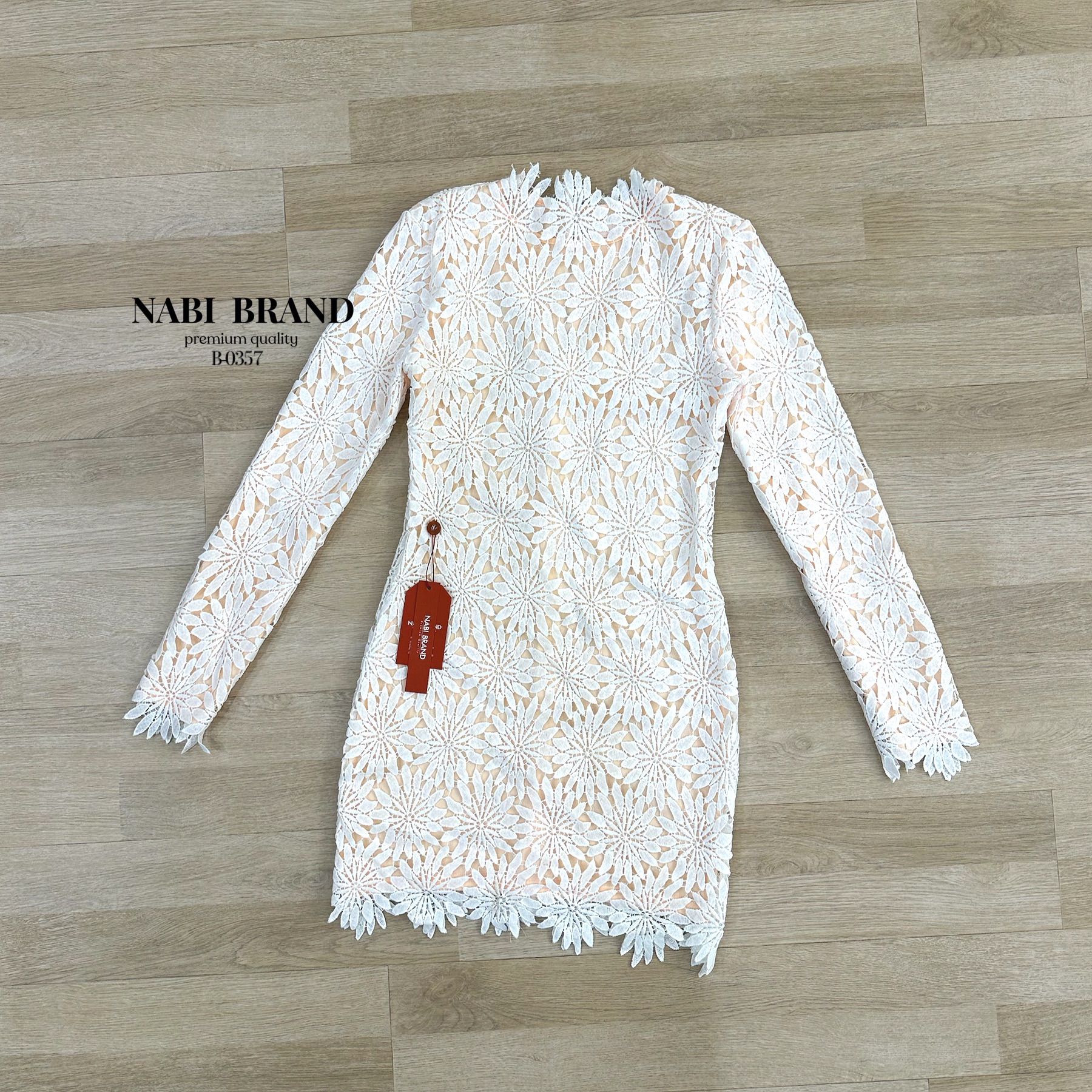 มินิเดรสลูกไม้แขนยาวสีขาว🤍สวยสุดจึ้ง ผ้าลูกไม้คุณภาพดี งานมีซับในแบบผ้ายืดเข้ารูปตามตัว งานซิบหลัง ลัคชูสุดๆกับชุดนี้ พลาดไม่ได้เลยนะคะสาวๆ🤍 #NABIBRAND #งานป้ายnabi # #ชุดเดรสรัดรูป #ootdtoday #เดรสลูกไม้สั้น #ชุดผ้าลูกไม้แขนยาว #everydayl