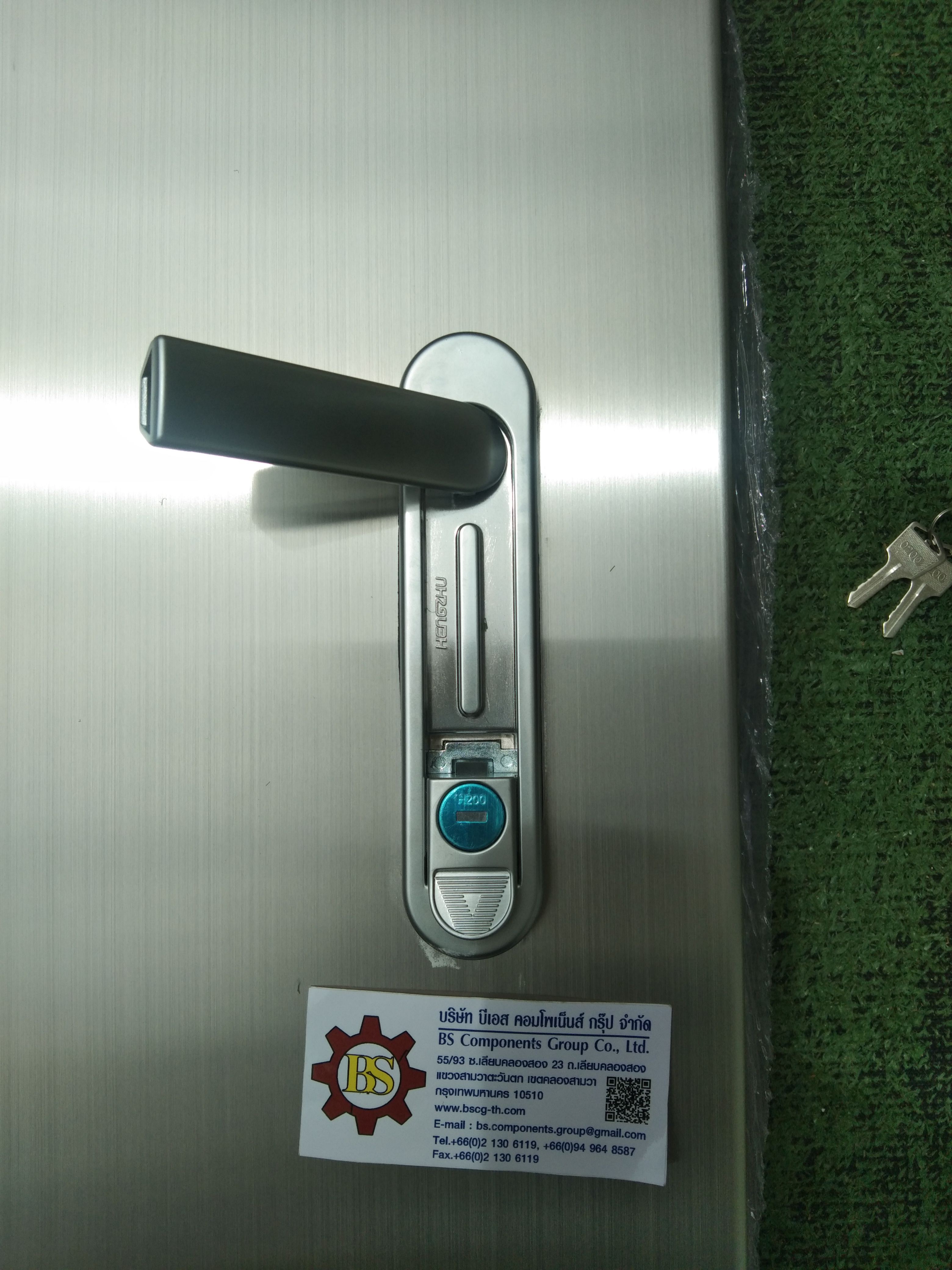 Main LUG 250A ตู้สแตนเลส 304 มีหลังคาสโลป W450xH800xD152mm. (36ช่อง)