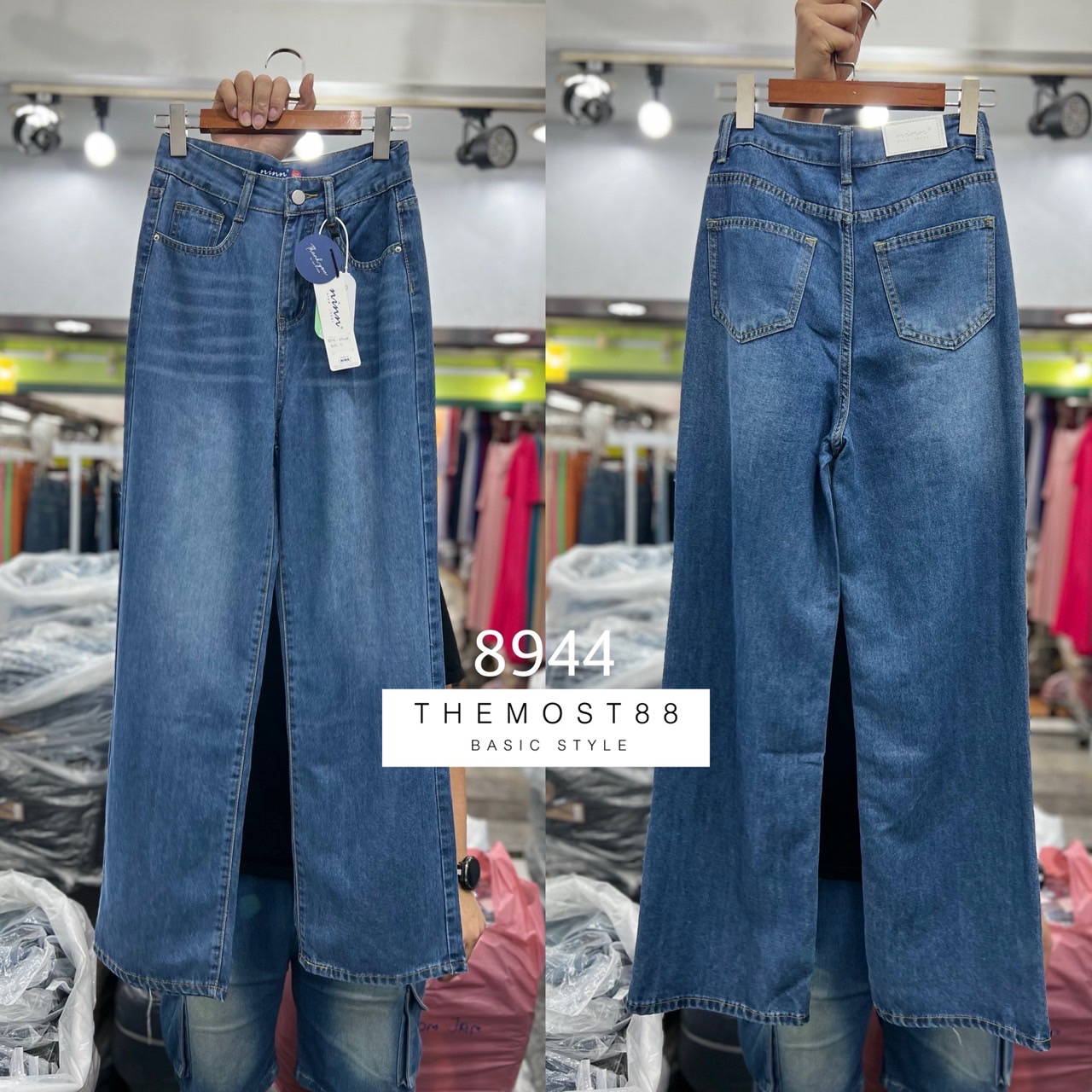 #8944 กางเกงยีนส์เอวสูงทรงกระบอก ผ้าไม่ยืด งานผ้านิ่มลื่นใส่สบาย ยีนส์เนื้อไหม ปลายขาเย็บ งานฟอกสีเข้มๆ รุ่นนี้พรางหุ่นใส่แล้วดูเพียว งานเรียบๆ แบบนี้ ต้องมีเลยจ้า