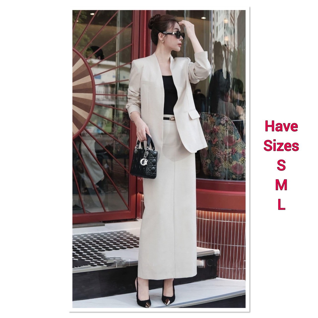 Set 3ชิ้น สุดคุ้ม เสื้อคลุมเบเซอร์แขนยาว สีครีม กระเป๋าหน้าใช้งานได้จริง มาพร้อมเสื้อกล้ามสีดำ คอกลมตัวใน เนื้อผ้ายืดหยุ่นได้ตามตัว แมทซ์กับกระโปรงยาวทรงสอบสีครีม ดีเทลแต่งผ่าหลังยาว (ซิปหลัง)