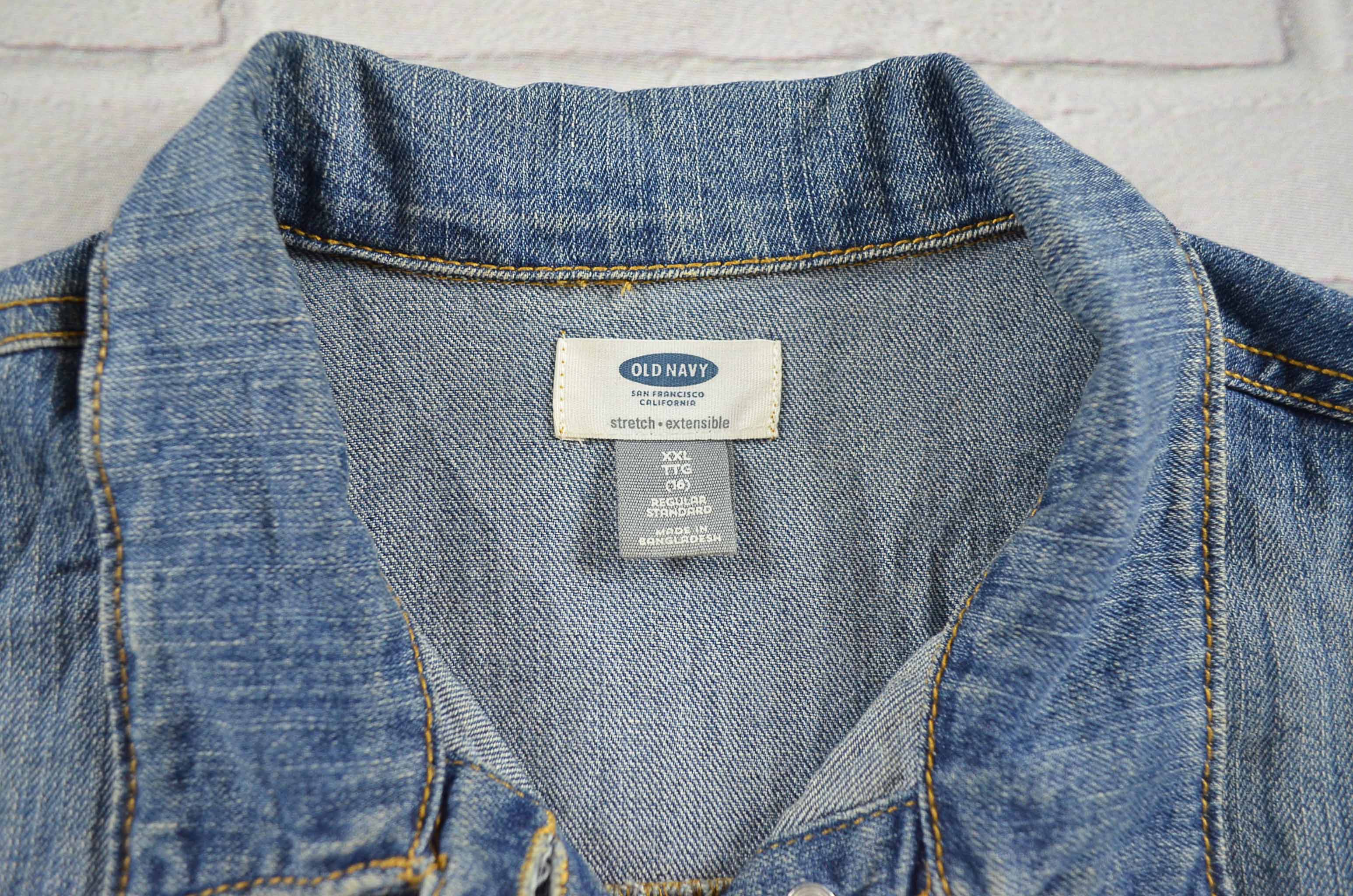 OLD NAVY อกจริง37' (M) เสื้อแจ็คเก็ตยีนส์ เสื้อยีนส์แขนยาวหญิงชาย เนื้อผ้านุ่มใส่สบาย มีเป๋าข้างเป๋าใน