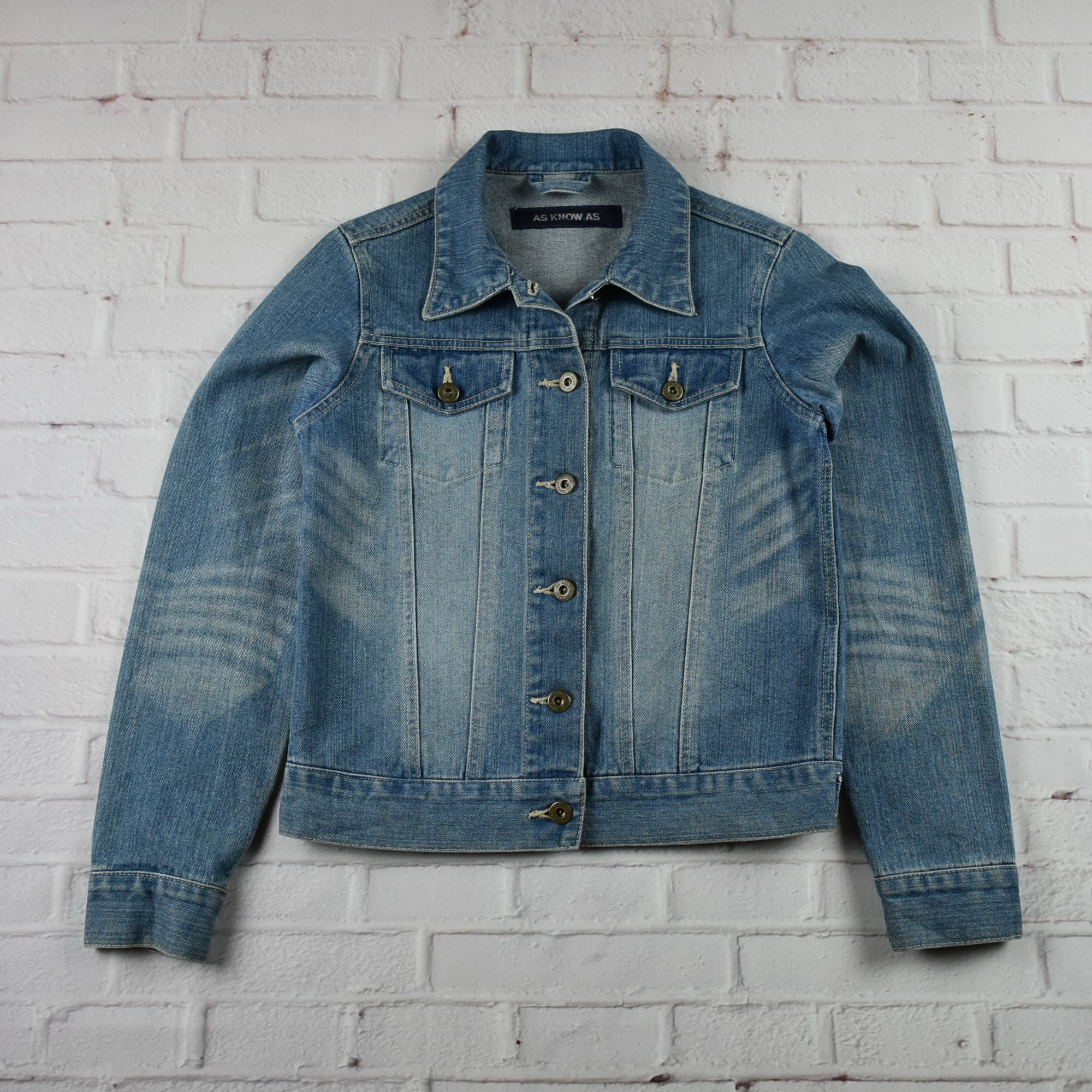 AS KNOW AS อกจริง 34 ไซส์ S เสื้อแจ็คเก็ตยีนส์ แขนยาว ผู้หญิง สีฟอกซีด ทรงสวยใส่สบาย ใส่คลุมกันแดด