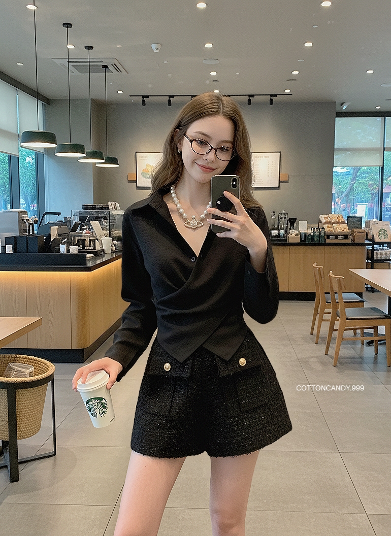 Tag#cottoncandy ชุดเซทสุดเริ่ดมาแล้วคร่าาาา รถ่นนี้บอกเลยคุ้มมาก มา2ชิ้น ตัวเสื้อดีเทลเก็สุดๆ กางเกงผ้าชาแนลสวยจึ้งมากๆ รุ่นนี้ใส่เข้ากัยแบบจึ้งแน่นอนคร่าาาาาา